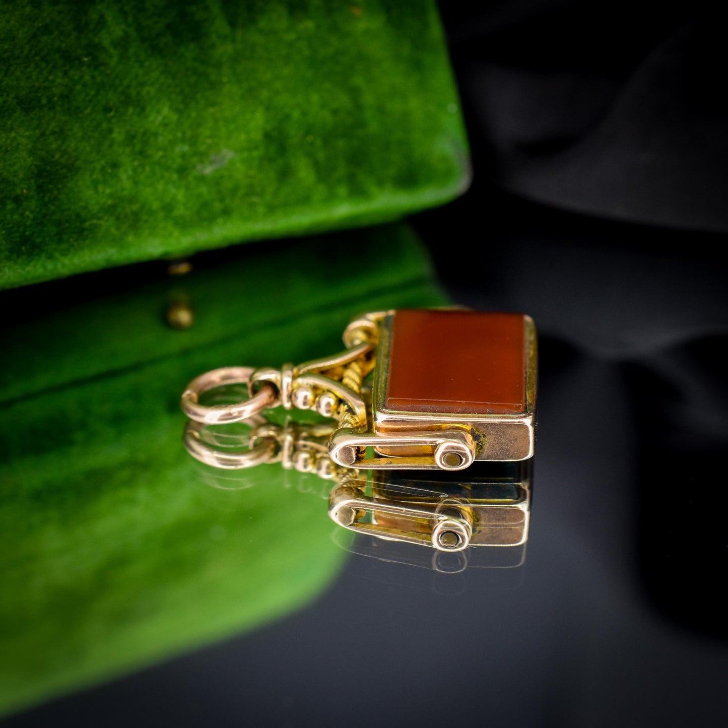 Antique Bloodstone and Carnelian 9ct Gold Spinning Swivel Fob Pendant | Dated 1917