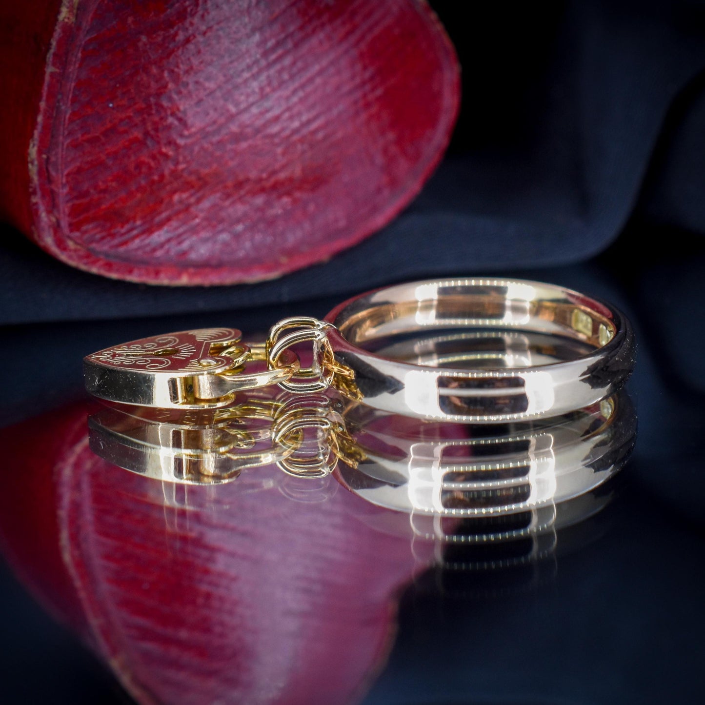 Vintage Heart Padlock Drop 9ct Yellow Gold Band Ring | Birmingham 1934