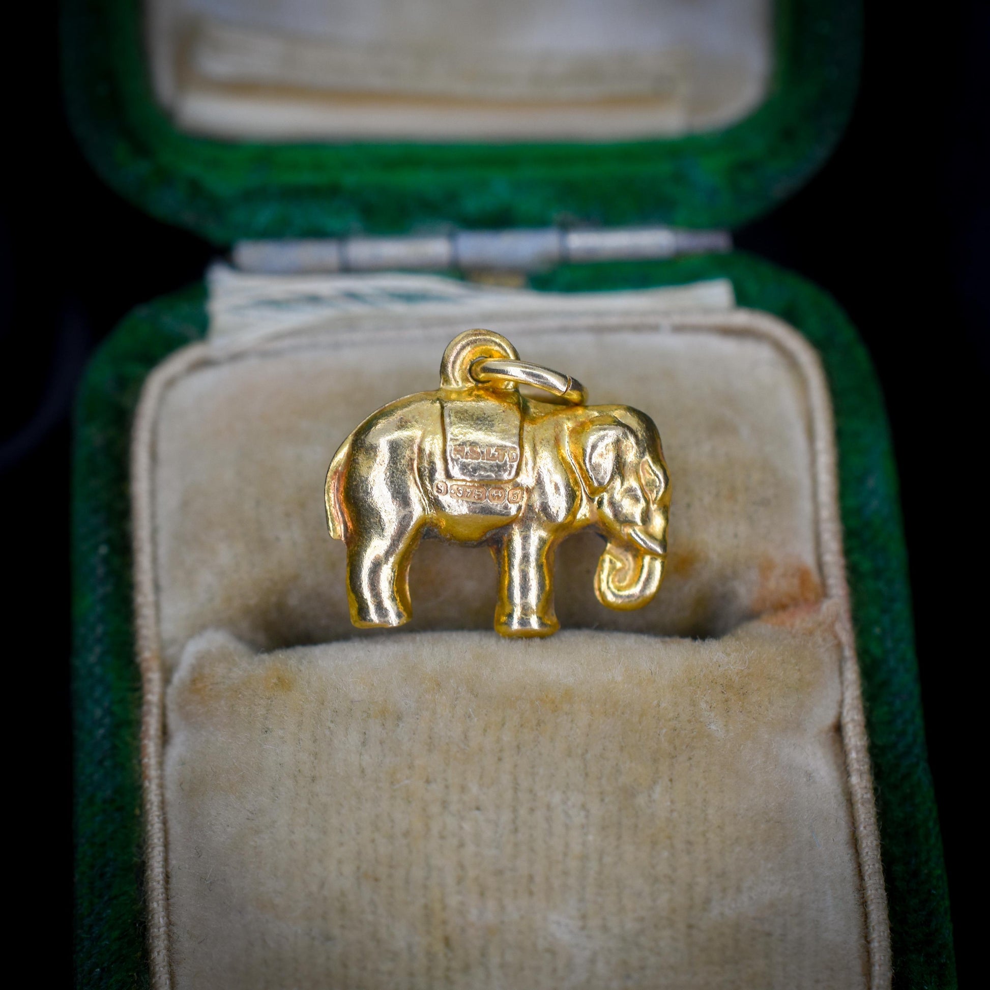 Vintage 9ct Yellow Gold Elephant Animal Charm Pendant | Dated 1967