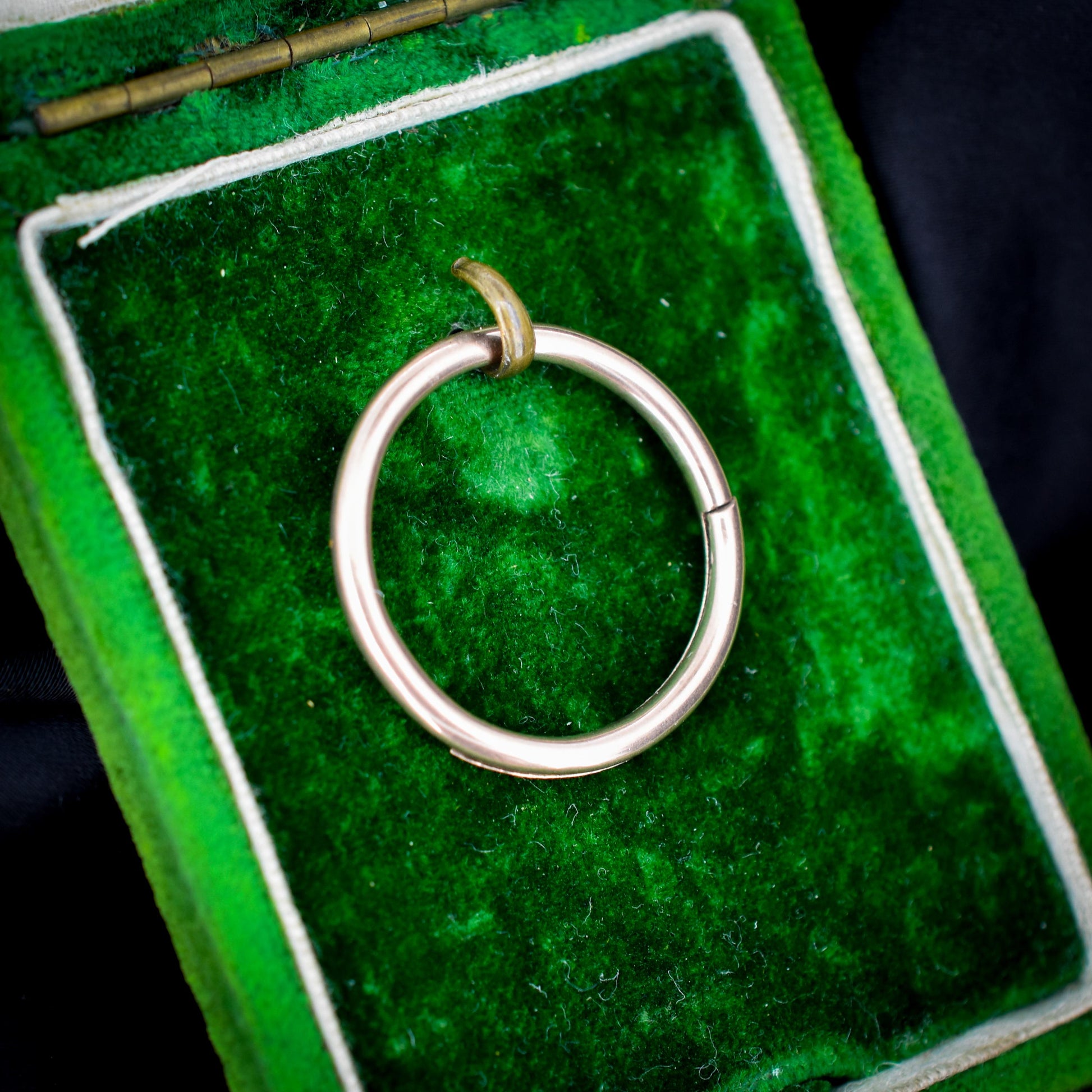 Antique Large 9ct Gold Split Ring, 27mm