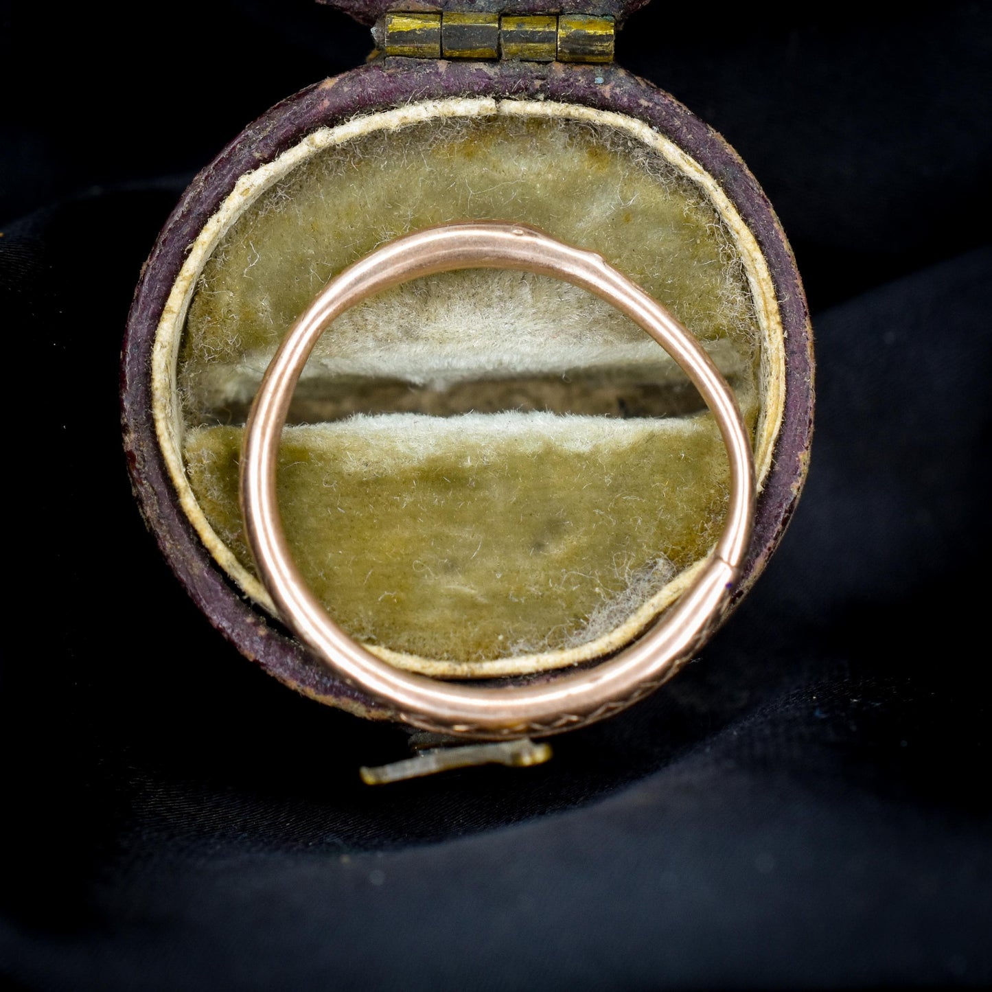 Antique Georgian 9ct Gold Snake Ouroboros Engraved Split Ring, 20mm