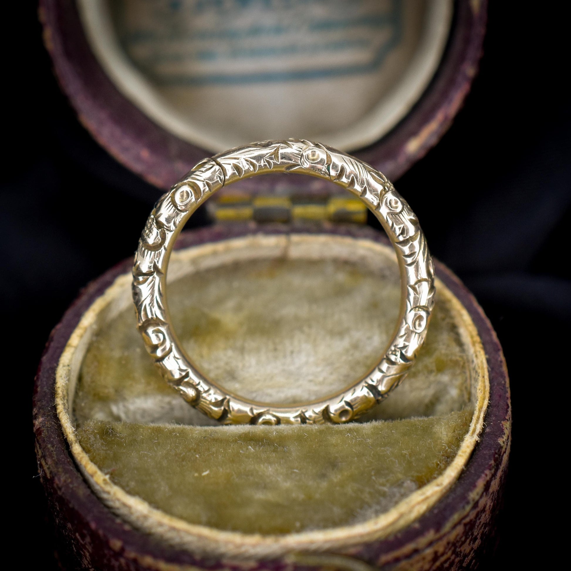 Antique Georgian 9ct Gold Engraved Split Ring, 17mm