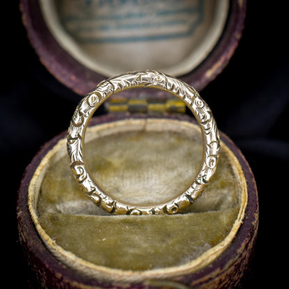 Antique Georgian 9ct Gold Engraved Split Ring, 17mm