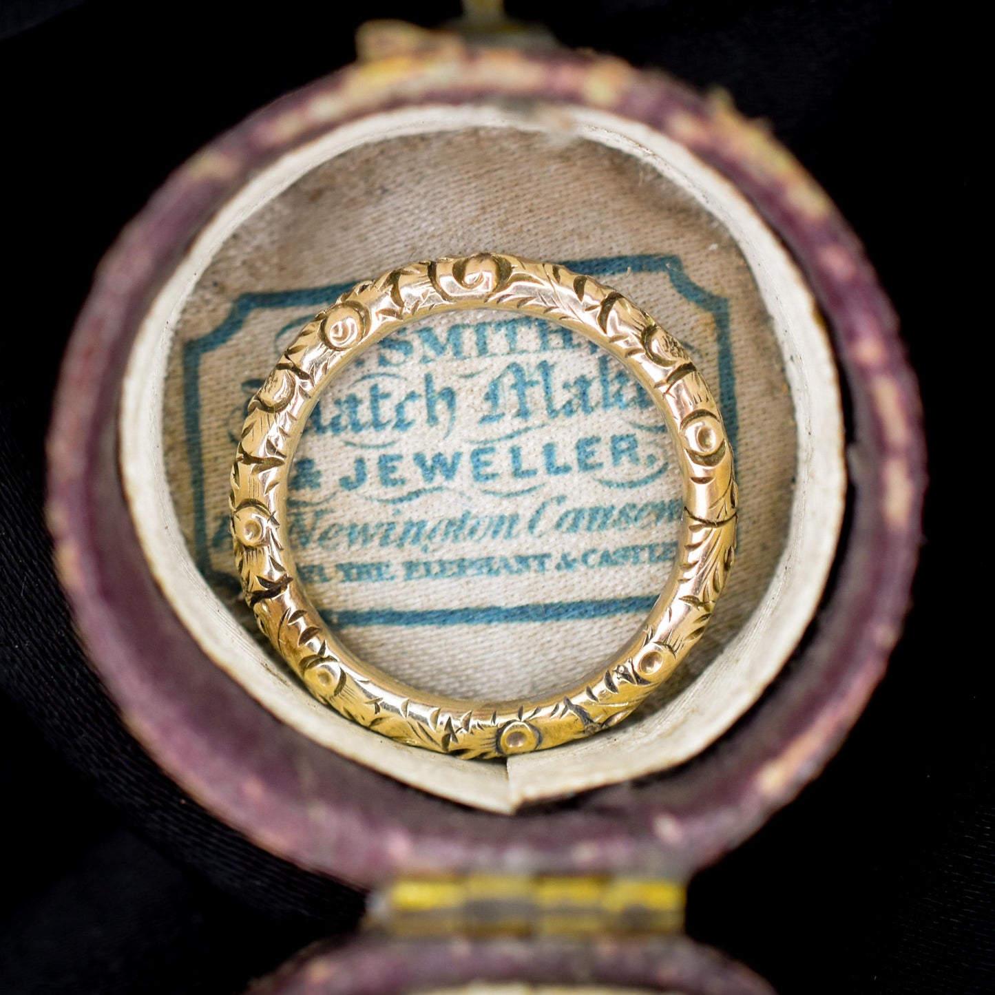 Antique Georgian 9ct Gold Engraved Split Ring, 17mm