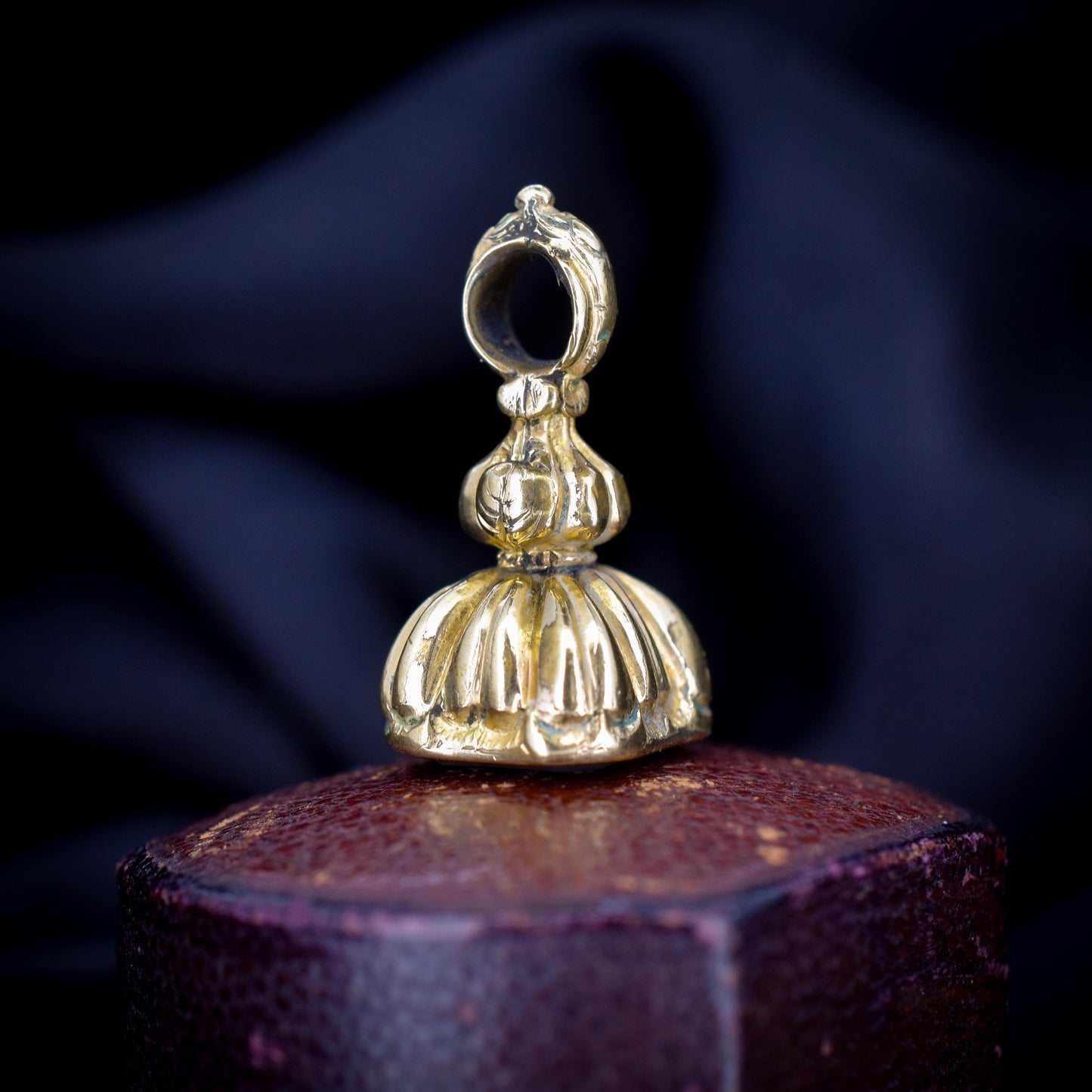 Antique Chalcedony 'A TRUE FRIEND' Intaglio Gold Cased Fob Seal Pendant