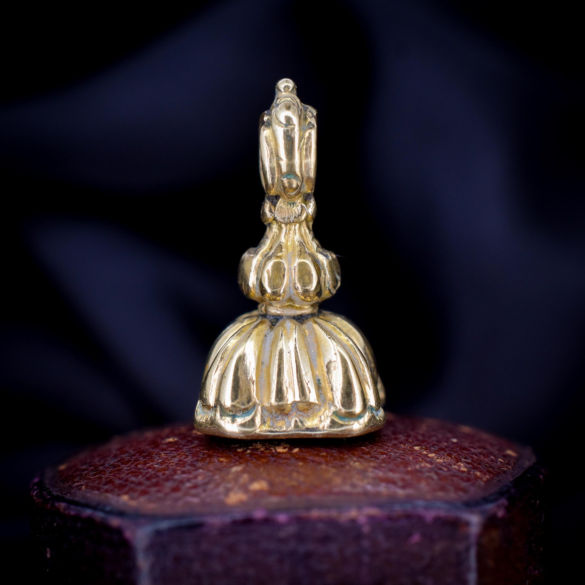 Antique Chalcedony 'A TRUE FRIEND' Intaglio Gold Cased Fob Seal Pendant