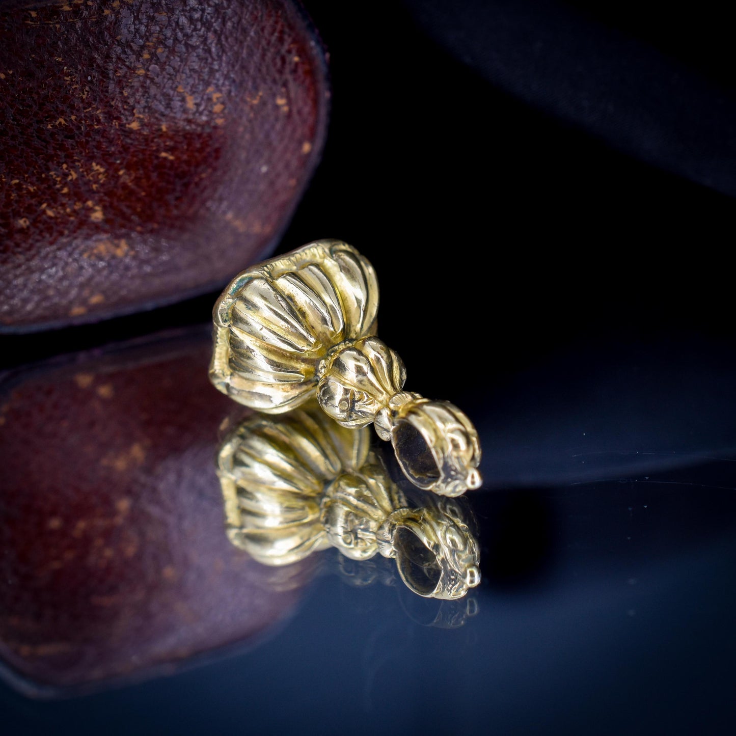 Antique Chalcedony 'A TRUE FRIEND' Intaglio Gold Cased Fob Seal Pendant