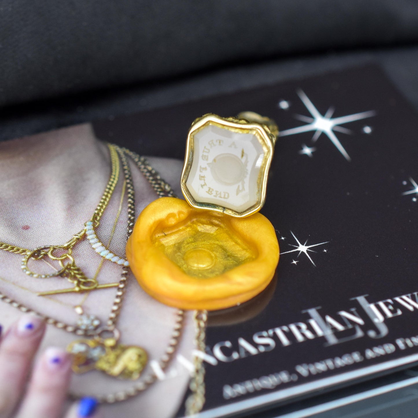 Antique Chalcedony 'A TRUE FRIEND' Intaglio Gold Cased Fob Seal Pendant