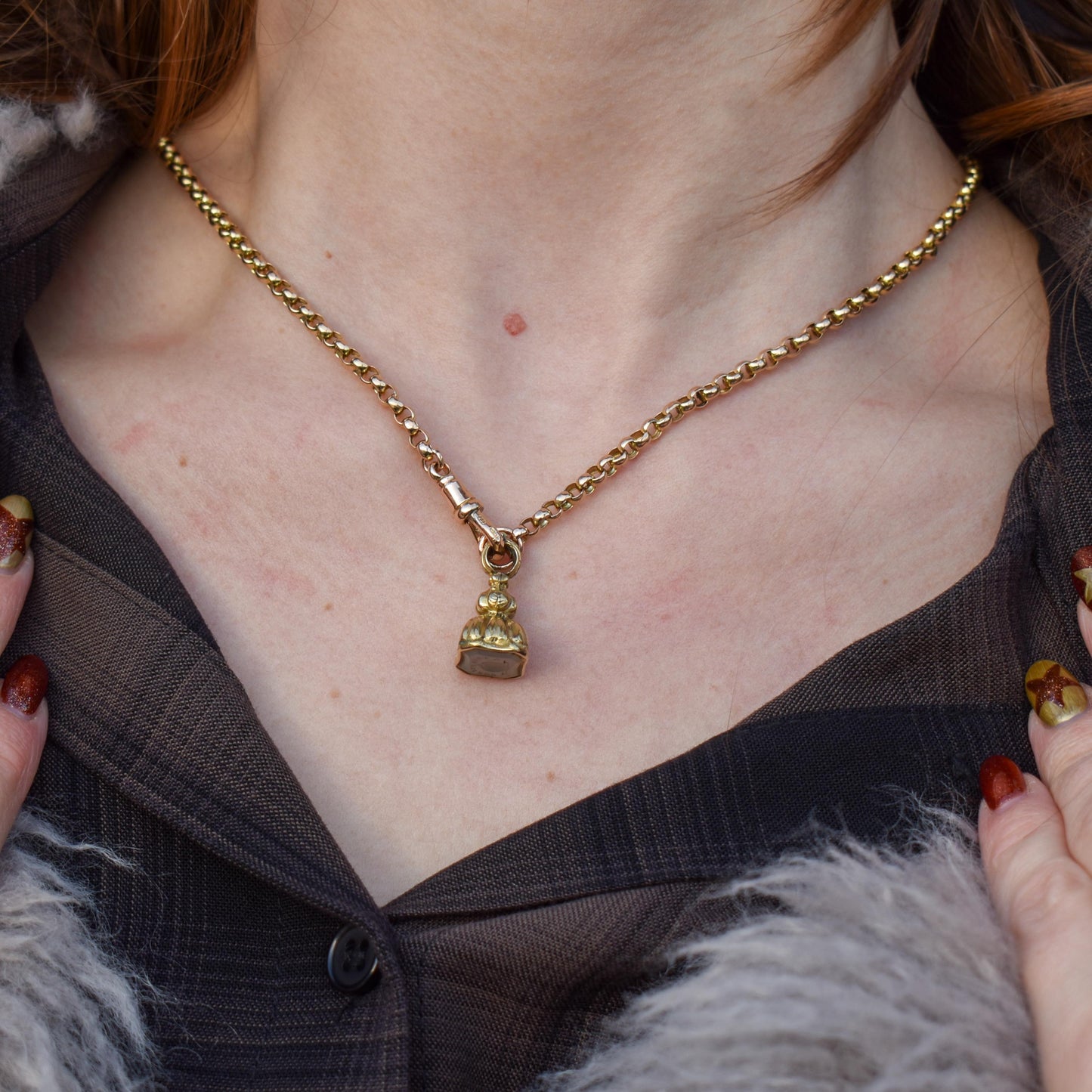 Antique Chalcedony 'A TRUE FRIEND' Intaglio Gold Cased Fob Seal Pendant