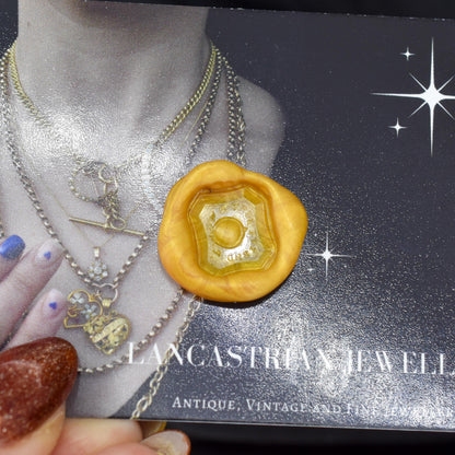 Antique Chalcedony 'A TRUE FRIEND' Intaglio Gold Cased Fob Seal Pendant