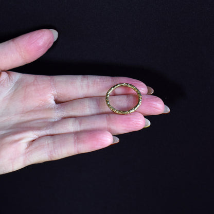 Antique Large Georgian 12ct Gold Engraved Split Ring, 24mm