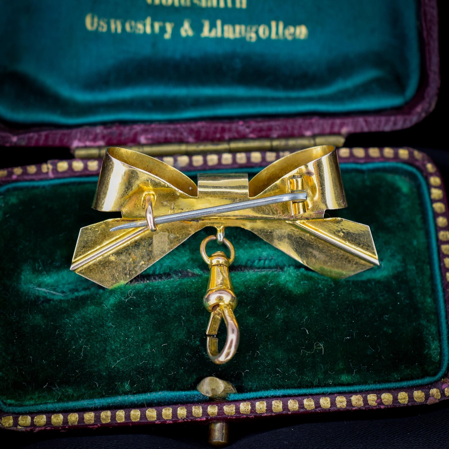 Antique Chester '1923' 9ct Gold Engraved Bow Brooch with Dog Clip Drop