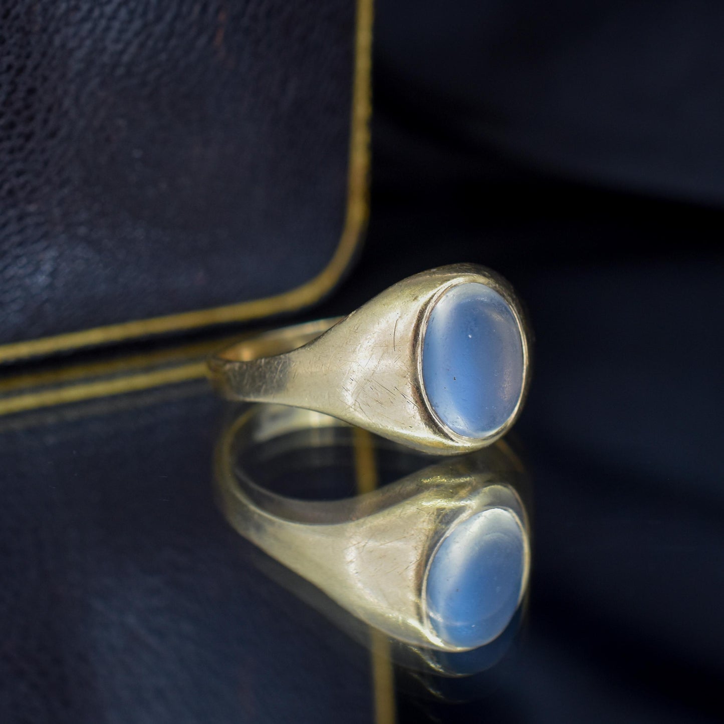 Vintage Moonstone Oval Solitaire Signet 9ct Yellow Gold Ring