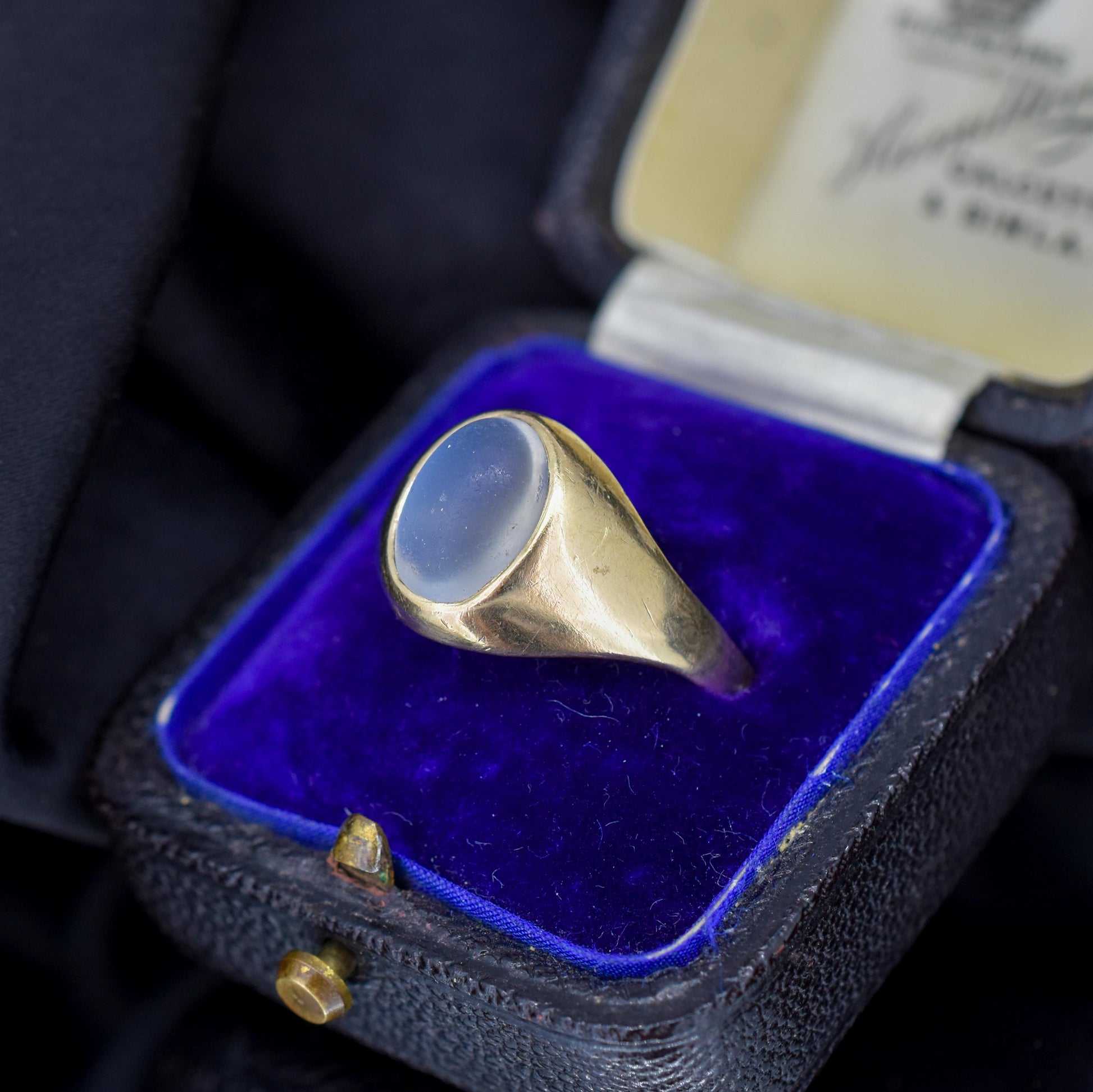 Vintage Moonstone Oval Solitaire Signet 9ct Yellow Gold Ring