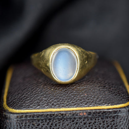 Vintage Moonstone Oval Solitaire Signet 9ct Yellow Gold Ring
