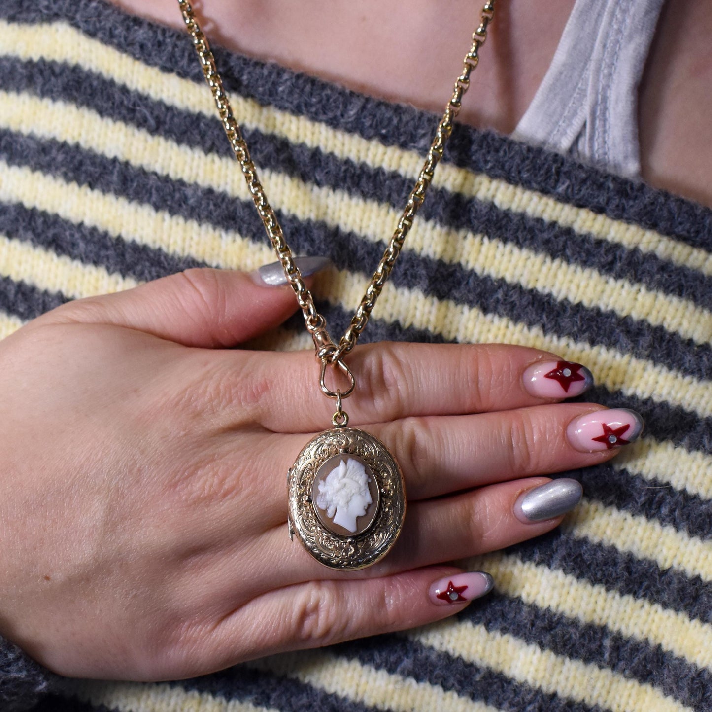 Antique 9ct Gold Engraved Oval Carved Cameo Locket Pendant