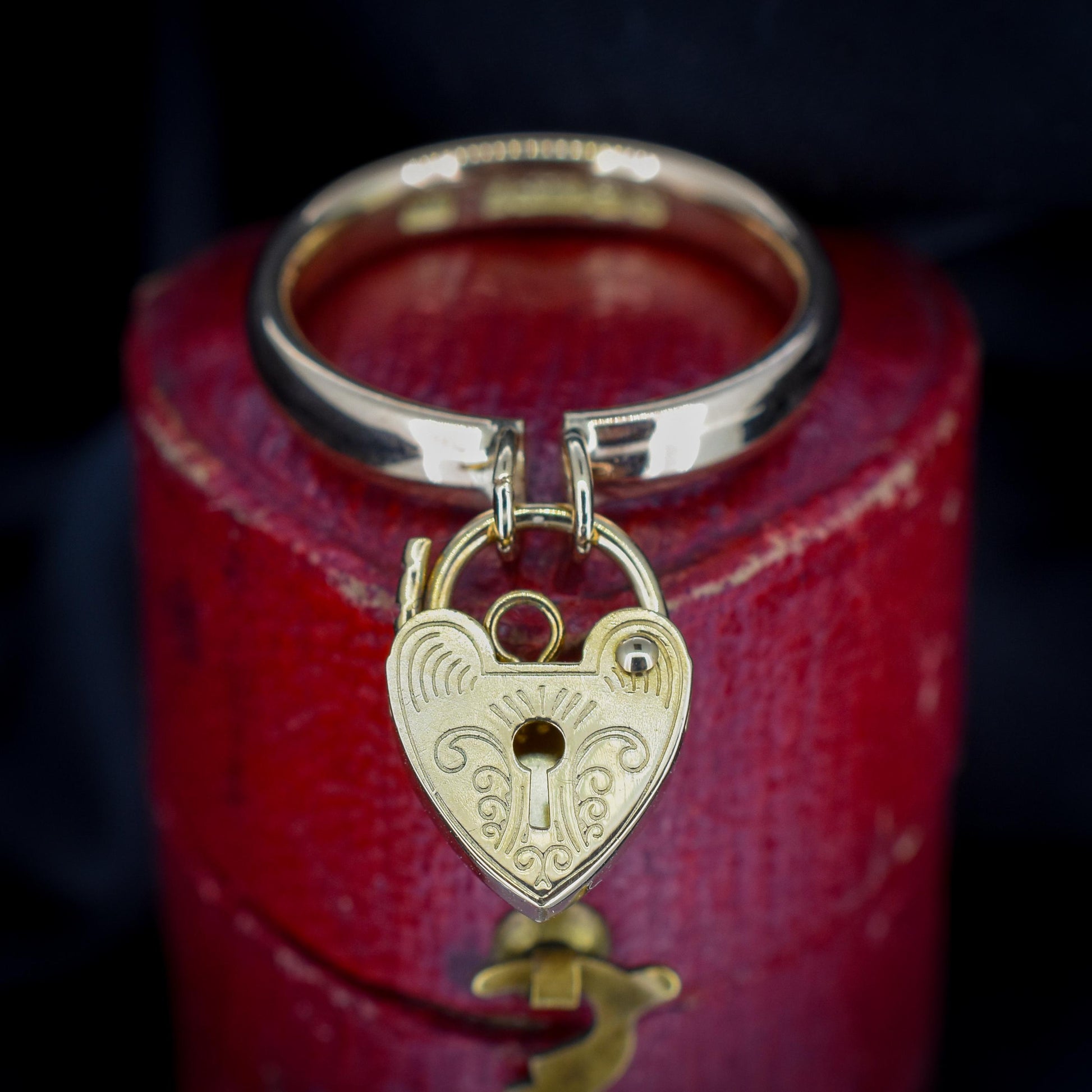 Vintage Heart Padlock Drop 9ct Yellow Gold Band Ring | Birmingham 1934