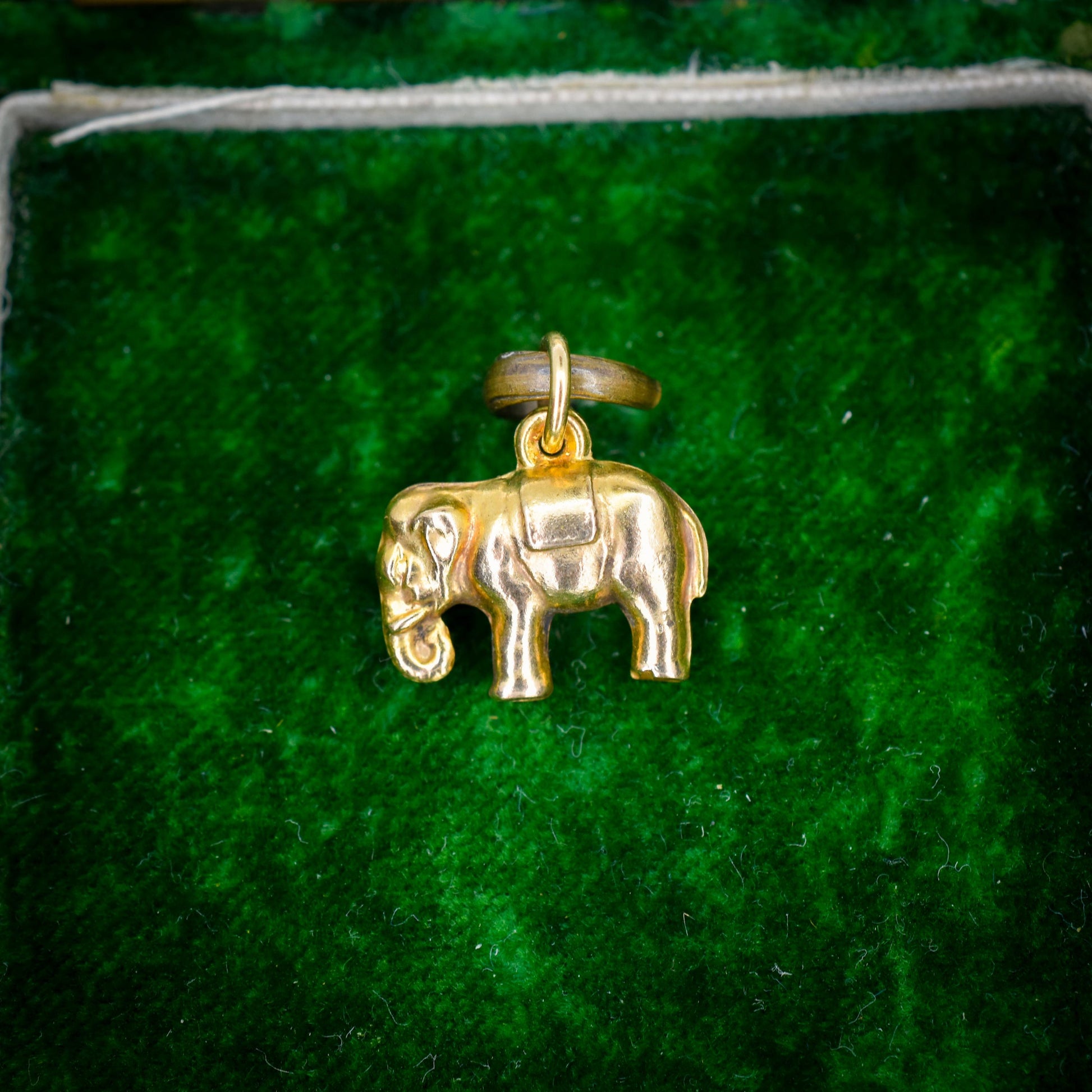 Vintage 9ct Yellow Gold Elephant Animal Charm Pendant | Dated 1967