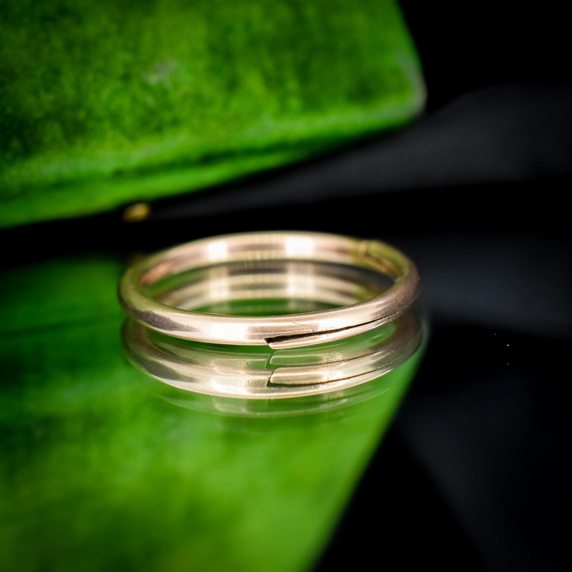 Antique Large 9ct Gold Split Ring, 27mm