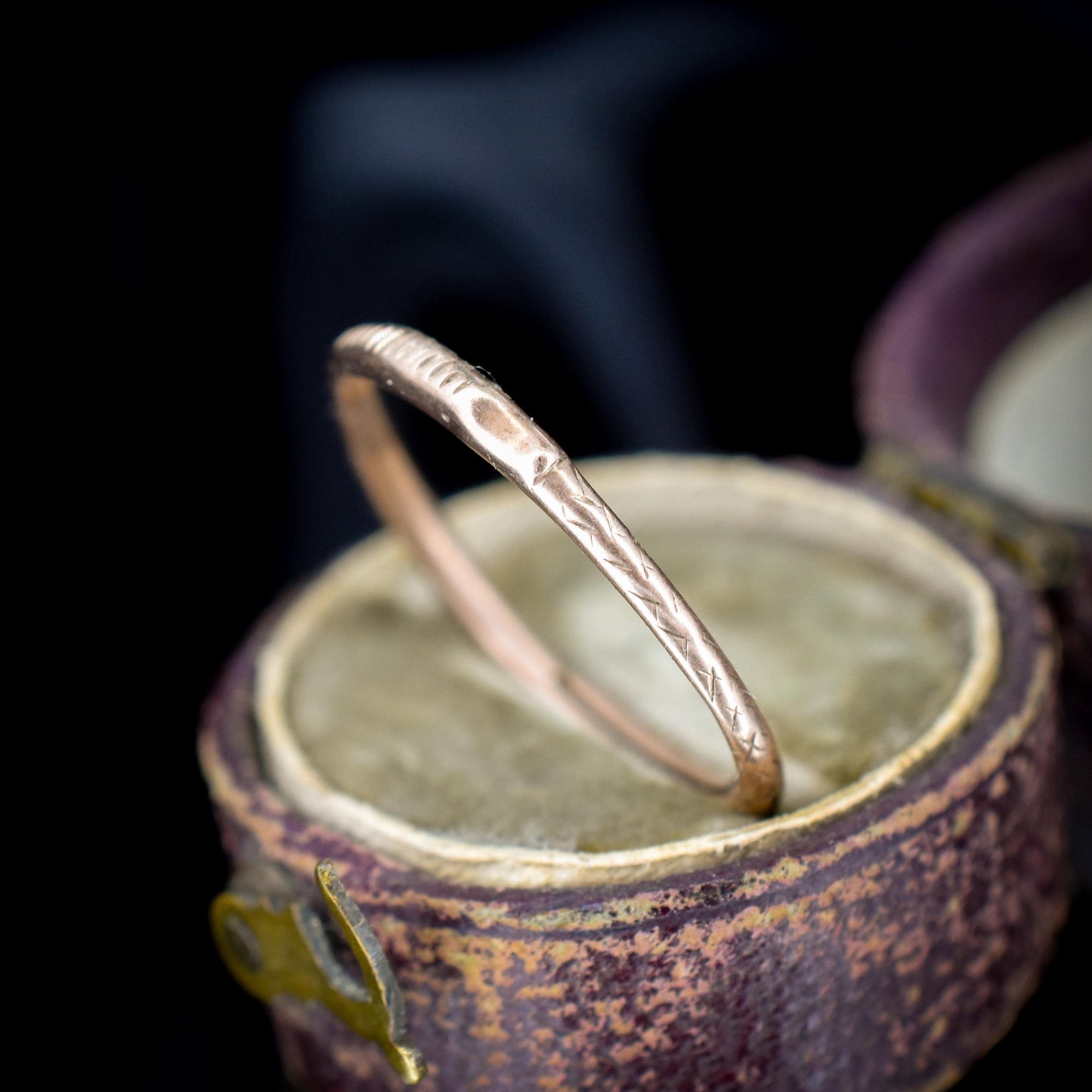 Antique Georgian 9ct Gold Snake Ouroboros Engraved Split Ring, 20mm