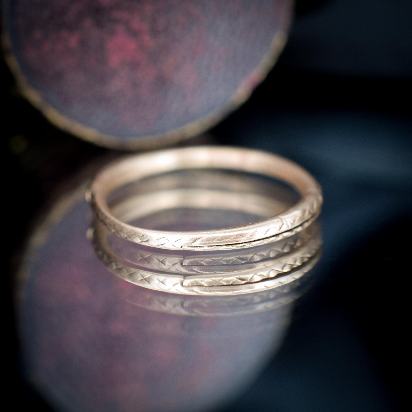 Antique Georgian 9ct Gold Snake Ouroboros Engraved Split Ring, 20mm