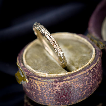 Antique Georgian 9ct Gold Engraved Split Ring, 17mm