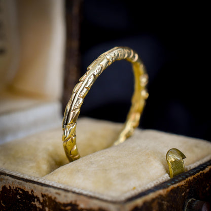 Antique Large Georgian 12ct Gold Engraved Split Ring, 24mm
