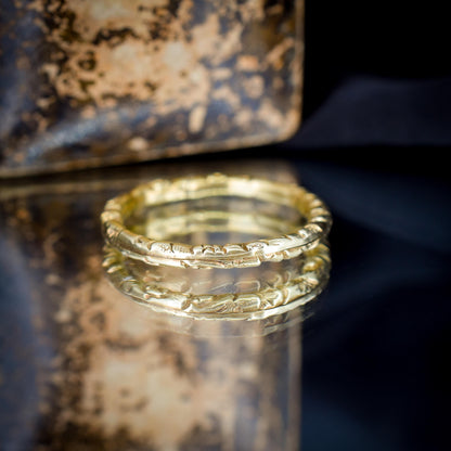 Antique Large Georgian 12ct Gold Engraved Split Ring, 24mm