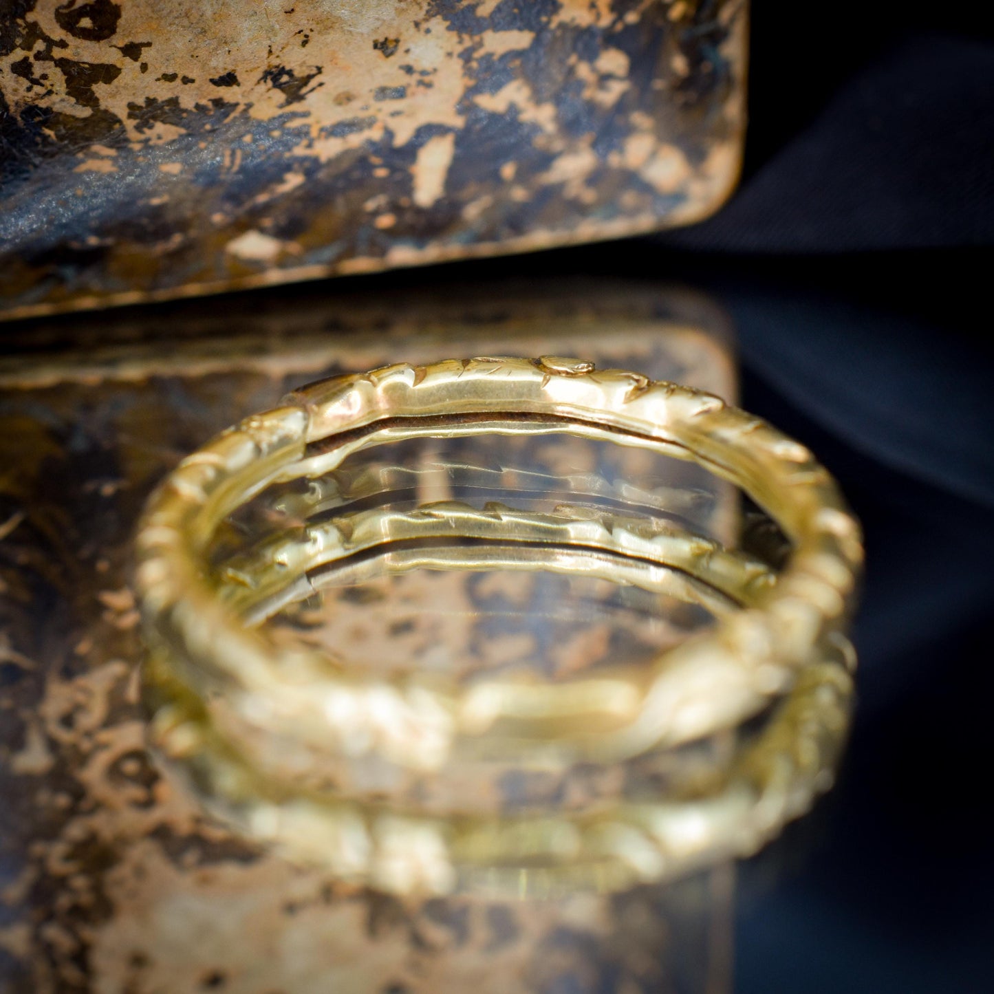 Antique Large Georgian 12ct Gold Engraved Split Ring, 24mm