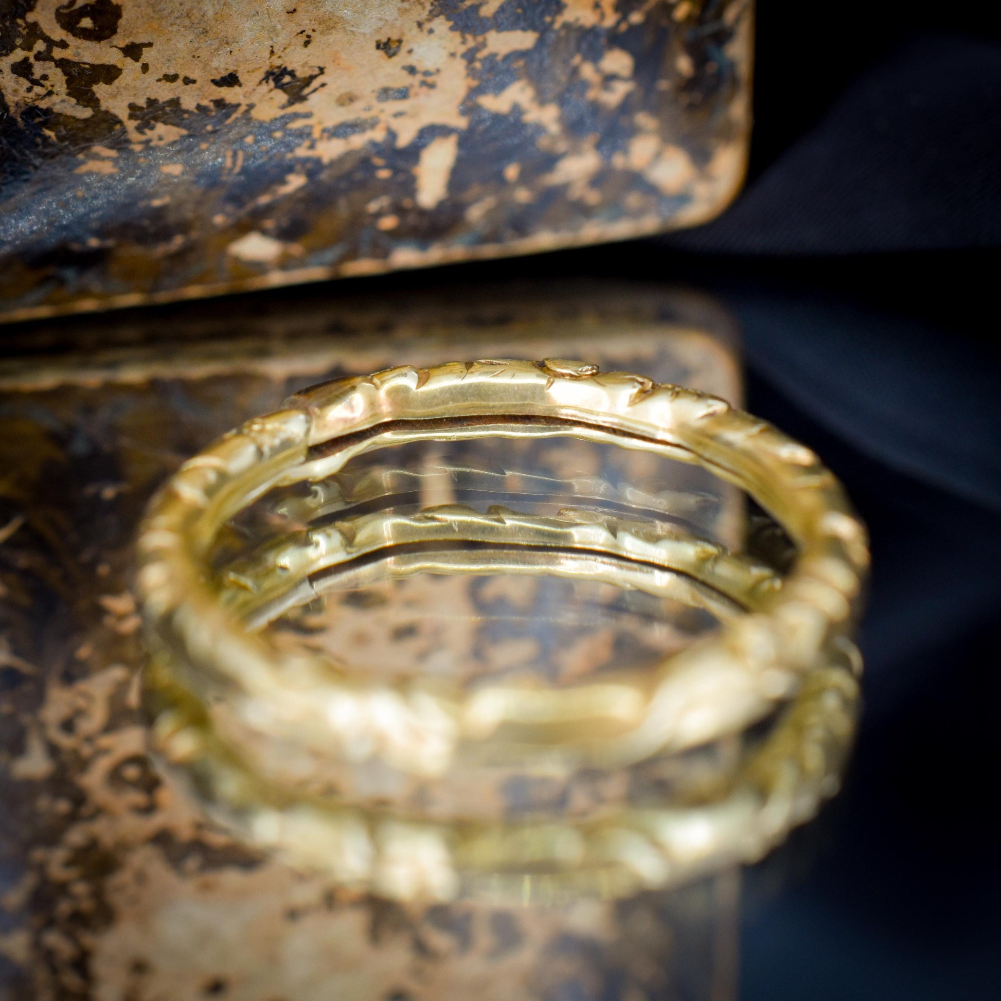 Antique Large Georgian 12ct Gold Engraved Split Ring, 24mm