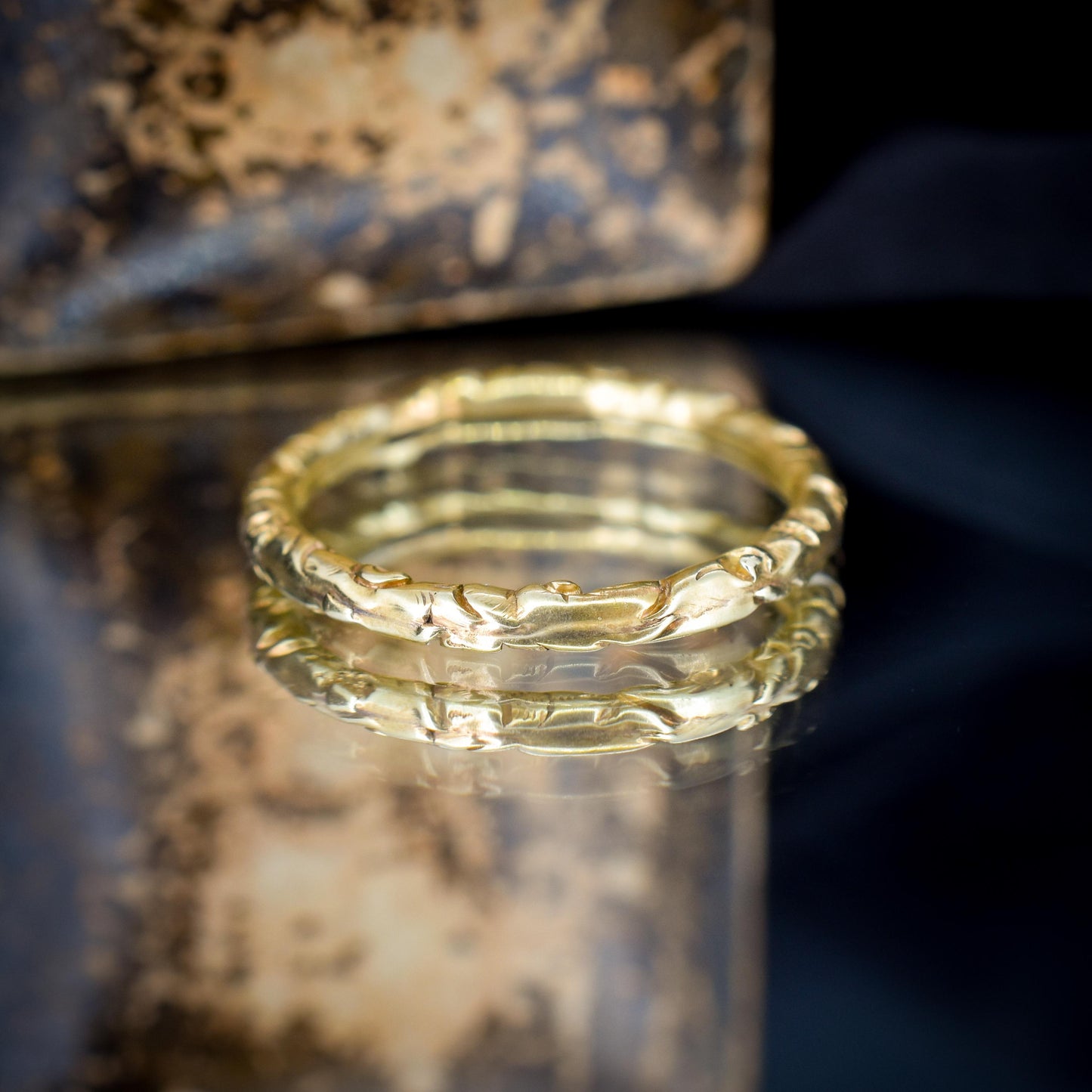 Antique Large Georgian 12ct Gold Engraved Split Ring, 24mm