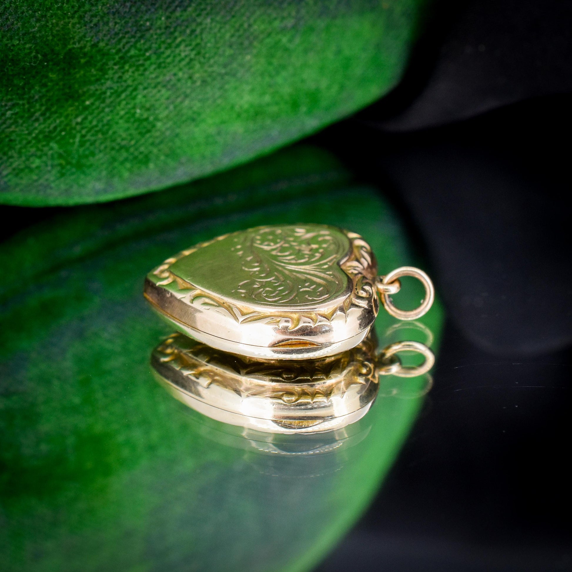 Vintage 9ct Yellow Gold Engraved Fancy Heart Locket Pendant