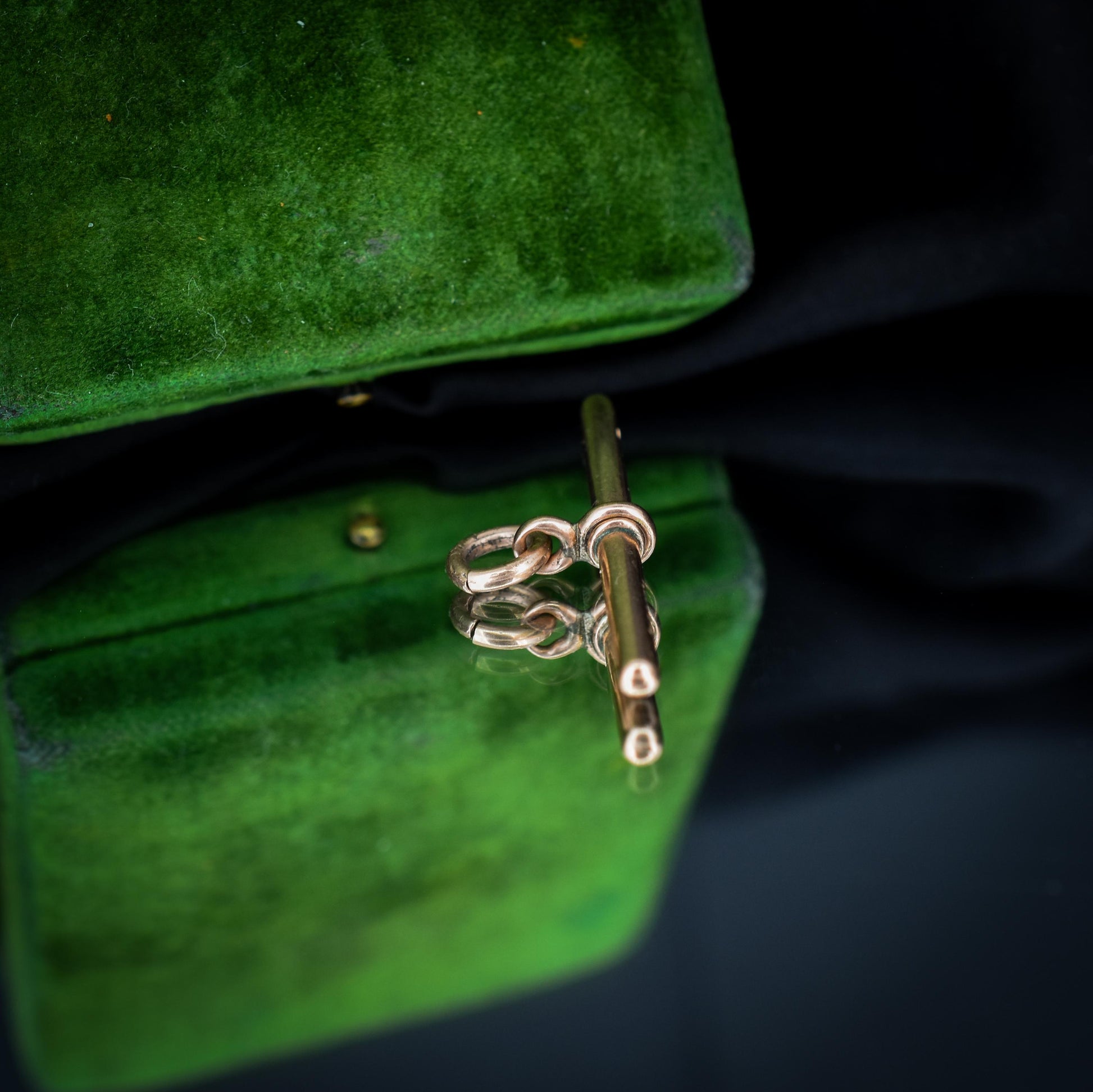 Antique 9ct Gold T-Bar Pendant Charm