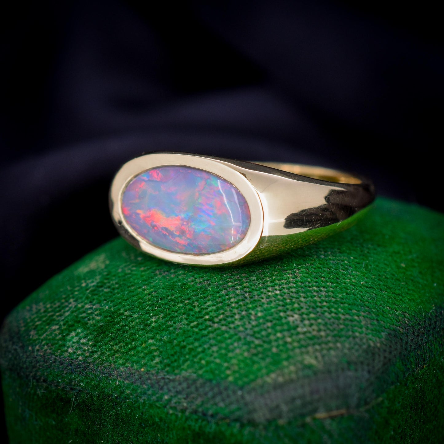1.50ct Black Opal Solitaire 18ct Yellow Gold Signet Ring - 7.8g