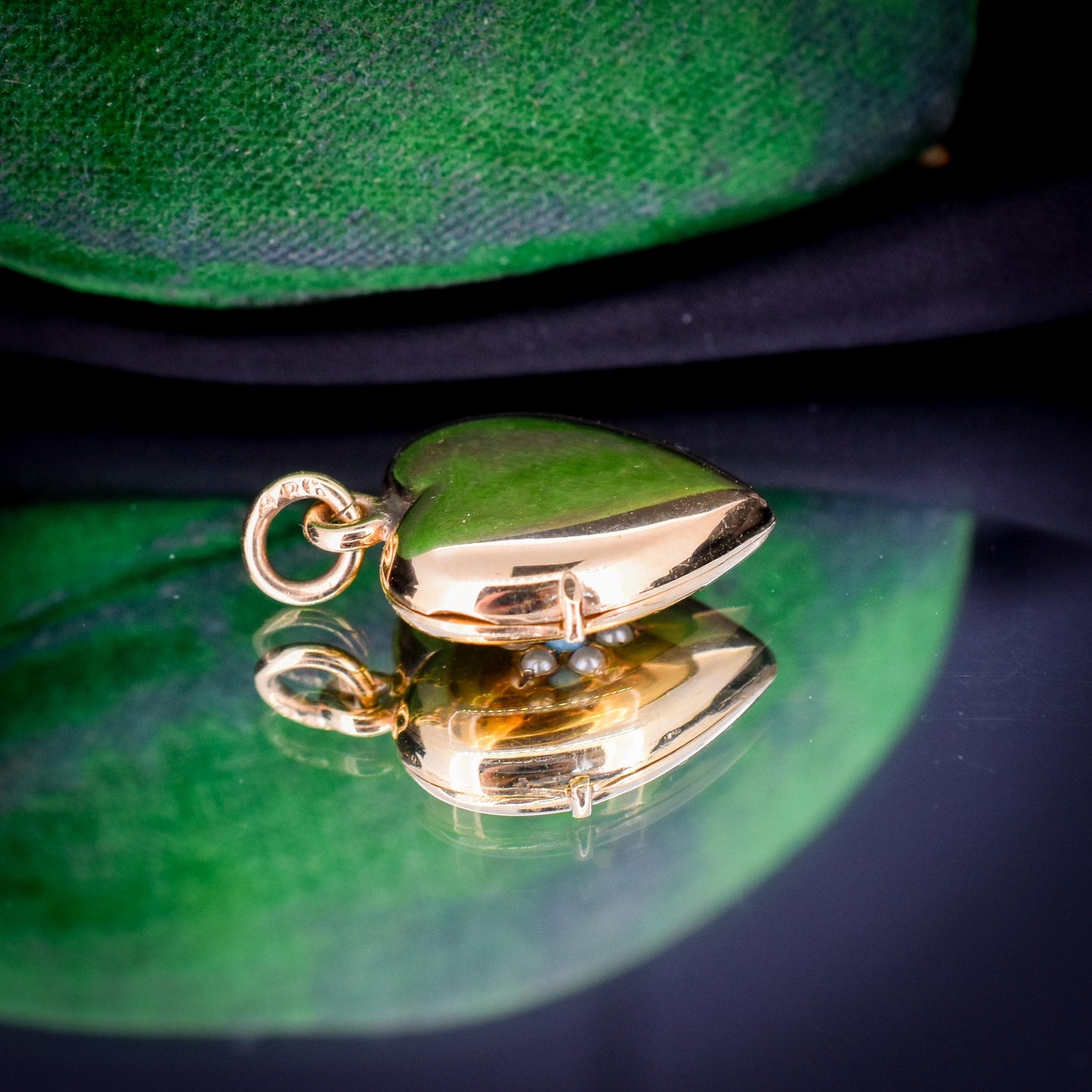 Vintage 9ct Yellow Gold Engraved Fancy Heart Locket Pendant