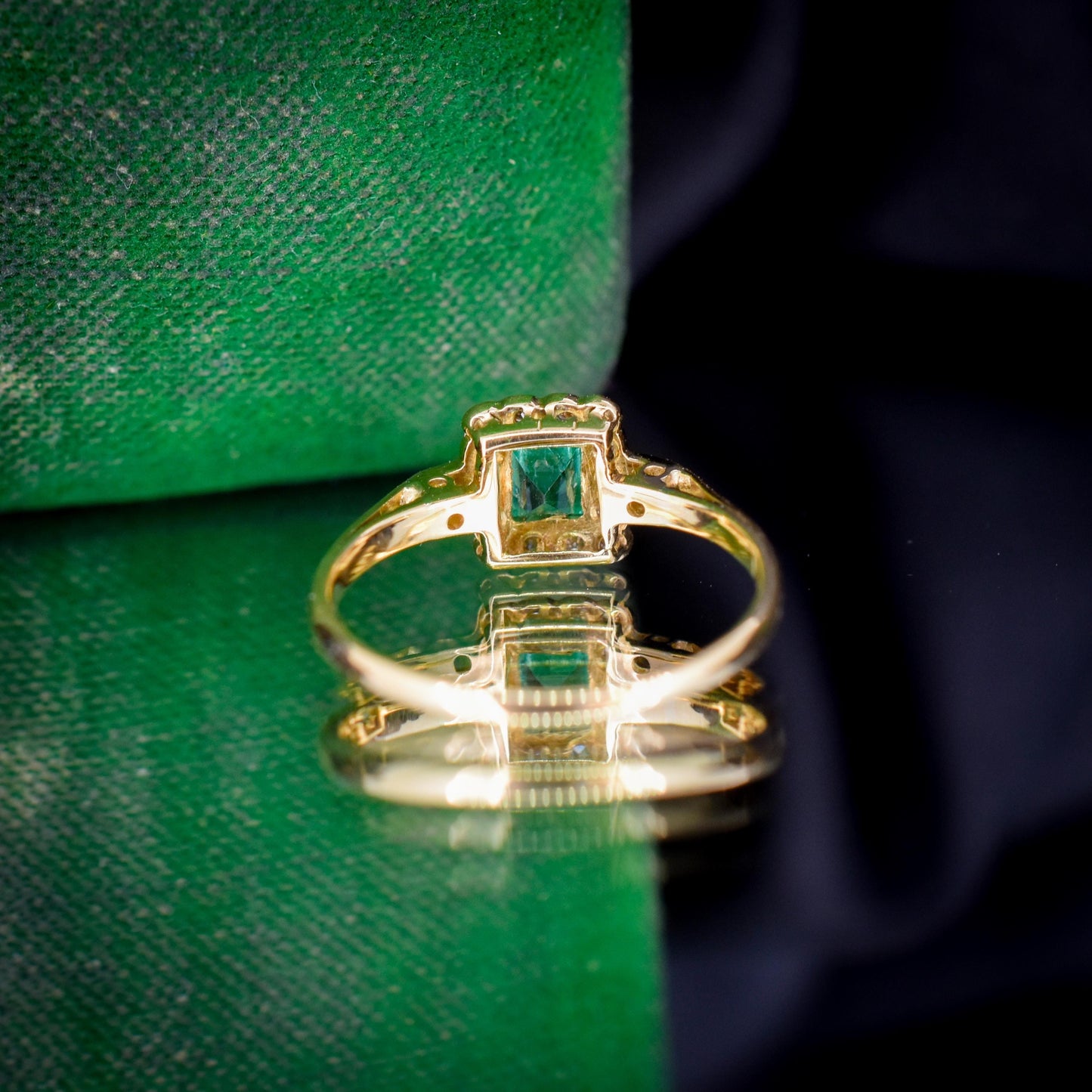 Art Deco Emerald and Diamond Square Cluster Halo 18ct Gold Ring