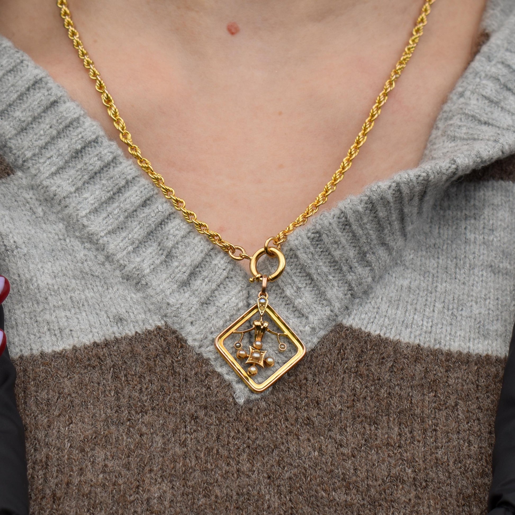 Antique 9ct Gold Pearl Floral Pendant