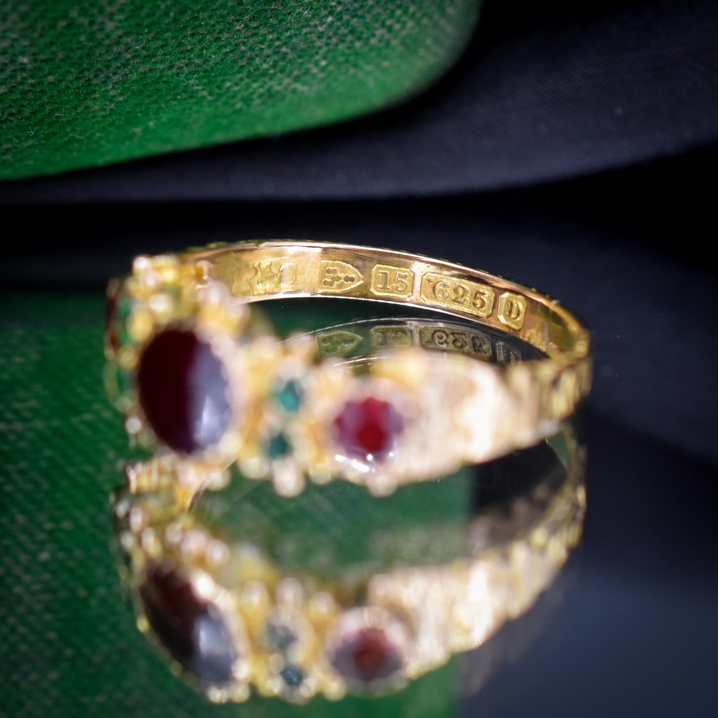 Antique Garnet and Emerald 15ct Gold Scroll Ring | Dated 1887