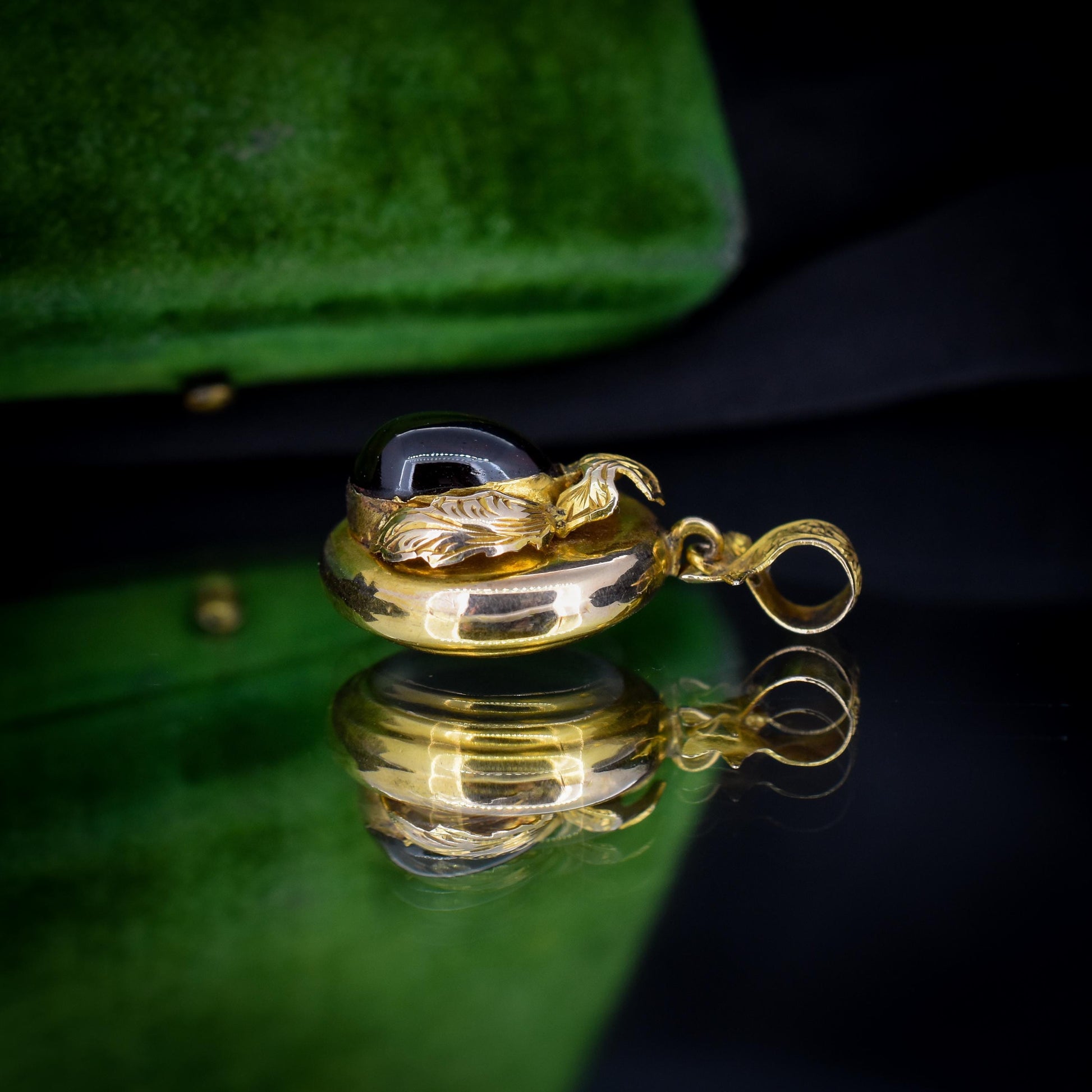 Antique Victorian Cabochon Garnet 11ct Gold Locket Pendant