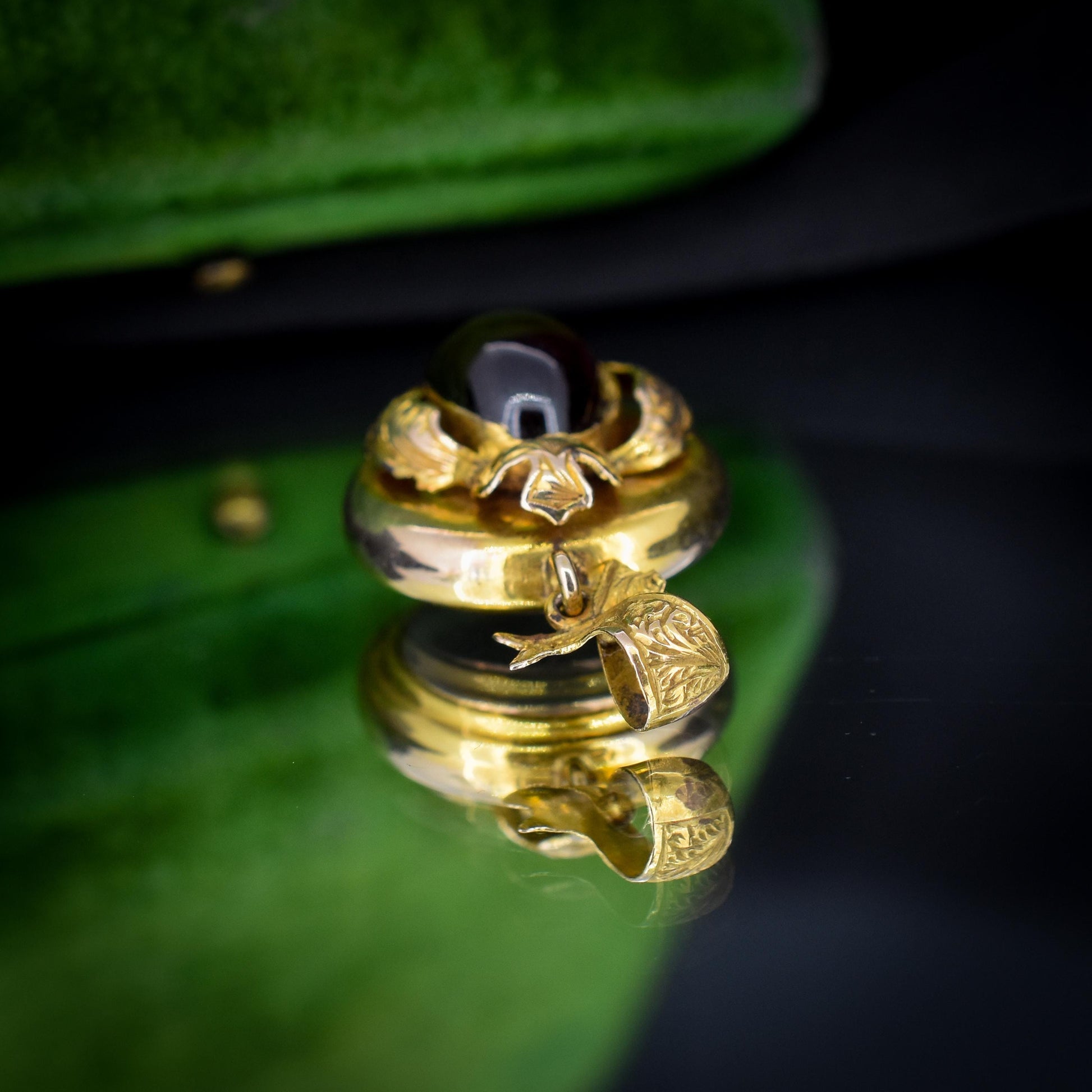 Antique Victorian Cabochon Garnet 11ct Gold Locket Pendant