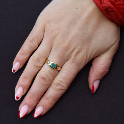 Natural Emerald and Diamond Three Stone 18ct Gold Gypsy Band Ring