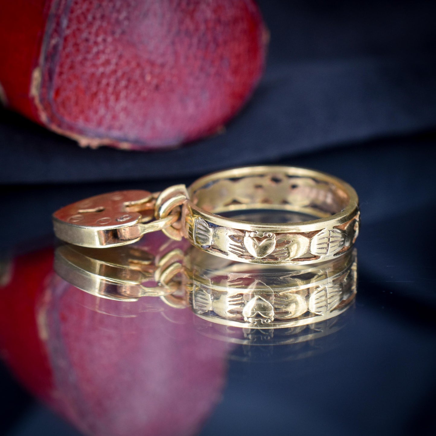 Vintage Hand Claddagh Heart Padlock Drop 9ct Yellow Gold Band Ring