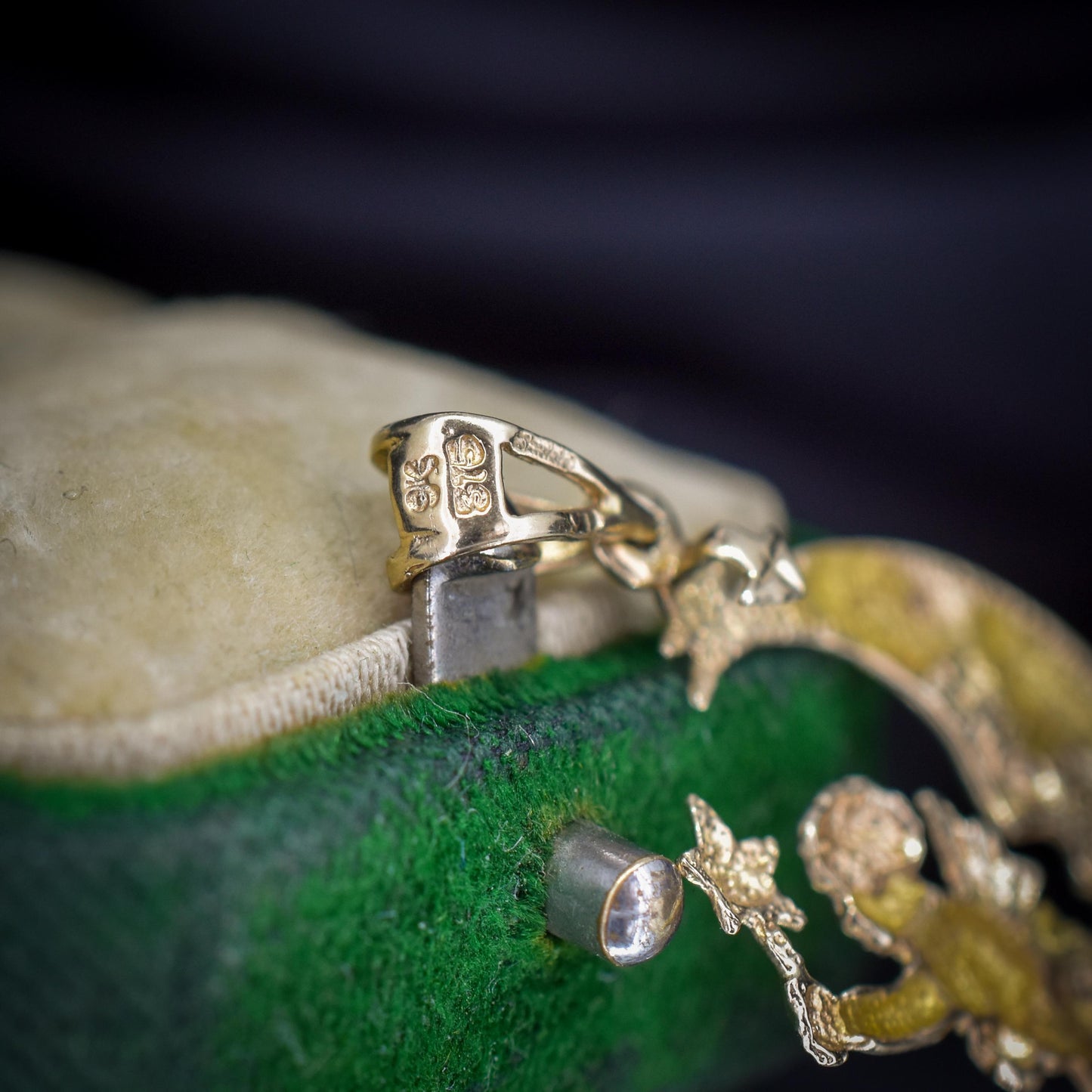 Vintage 9ct Gold Man in the Moon Cherub Charm Pendant