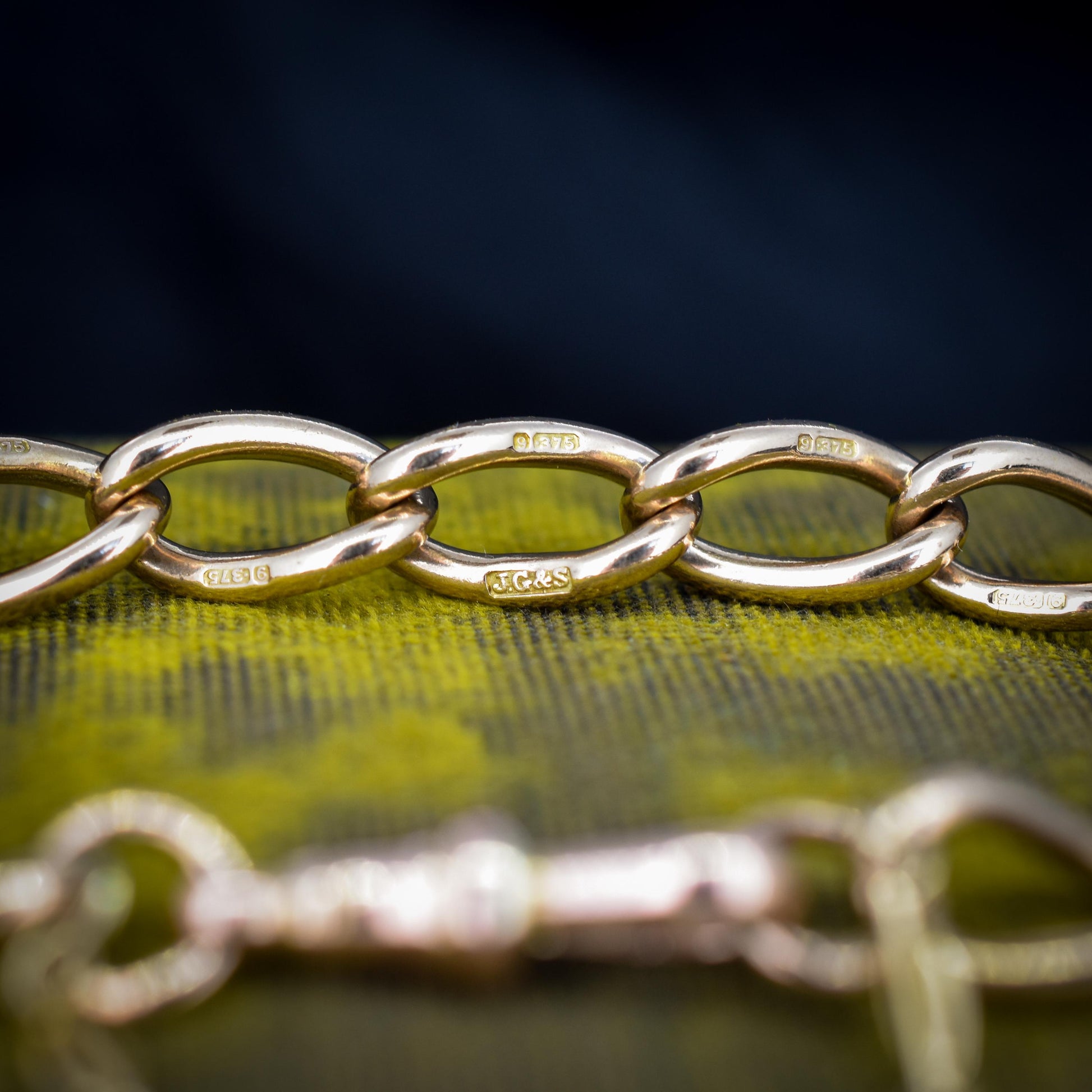 Antique 9ct Gold Twisted Open Curb Link Bracelet with Dog Clip | 8"