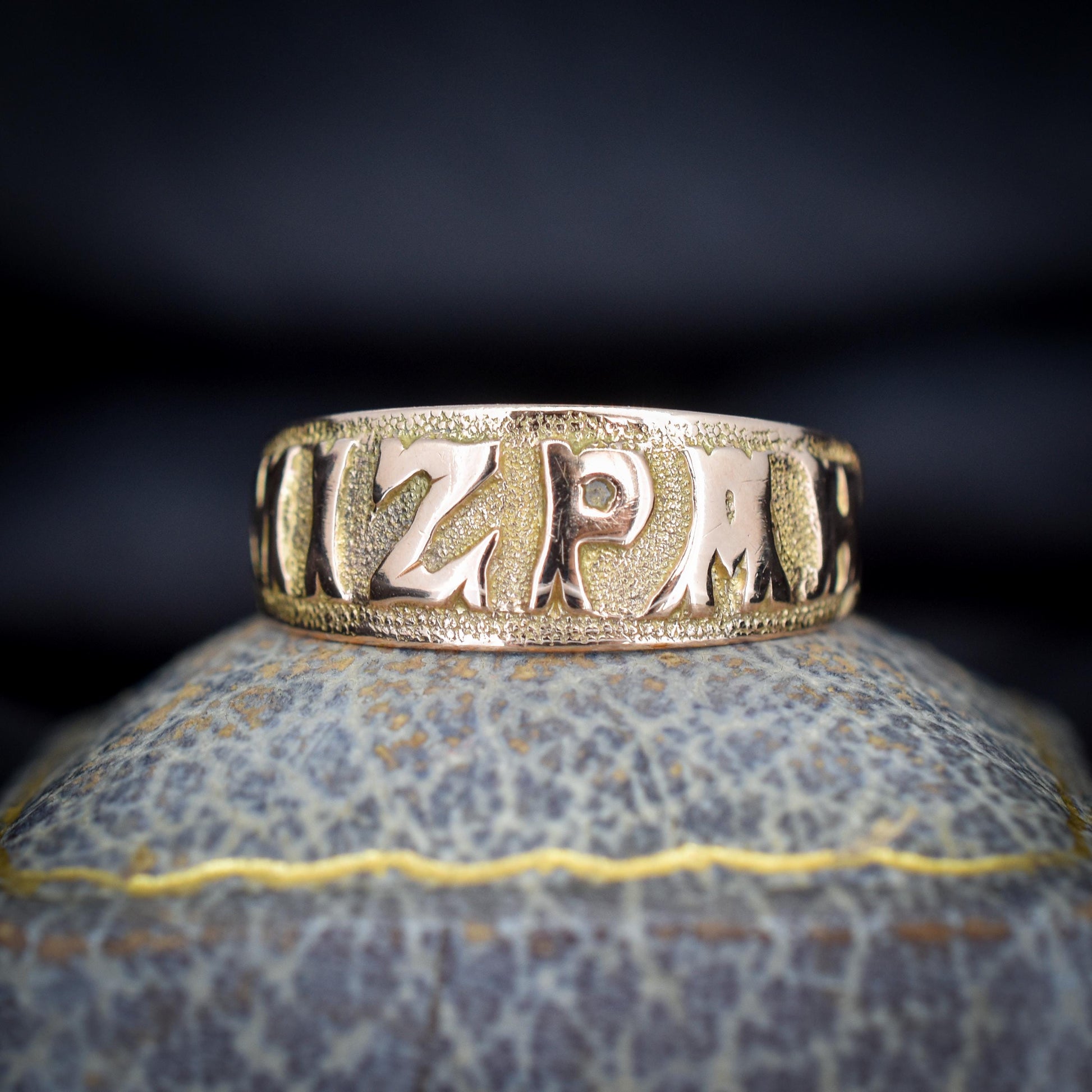 Antique Mizpah 9ct Gold Wide Band Ring | Birmingham 1918