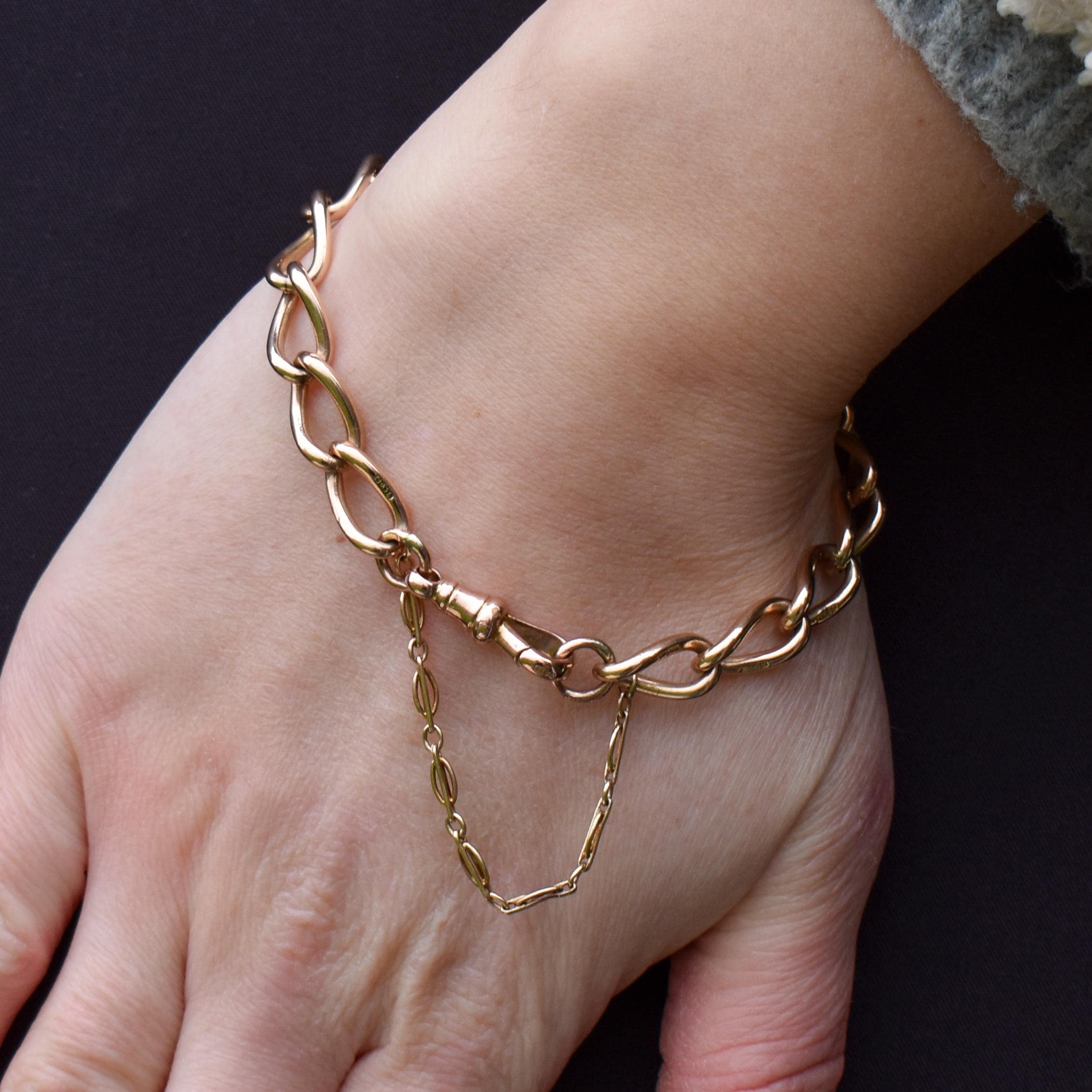 Antique 9ct Gold Twisted Open Curb Link Bracelet with Dog Clip | 8