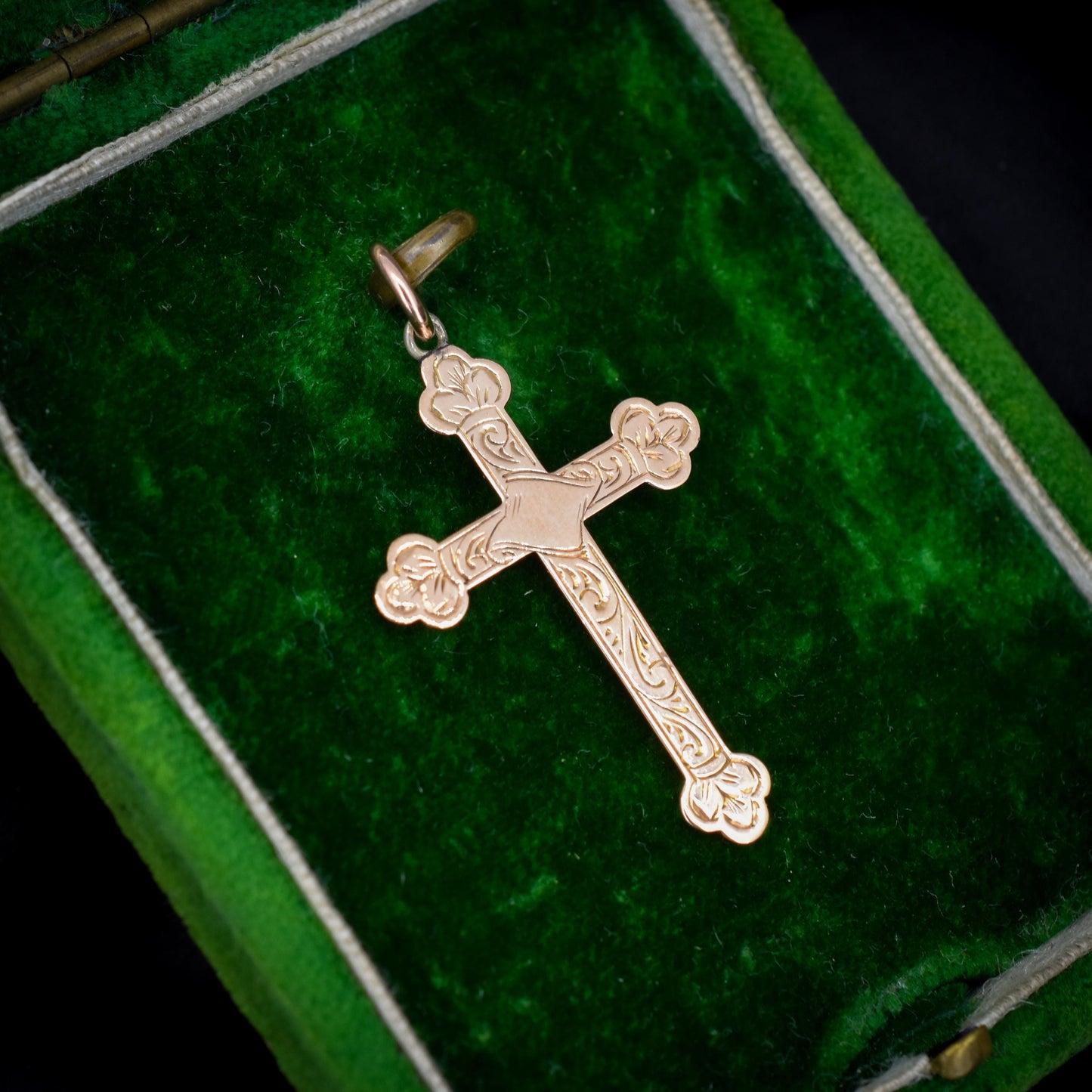 Antique Edwardian 9ct Gold Engraved Cross Pendant
