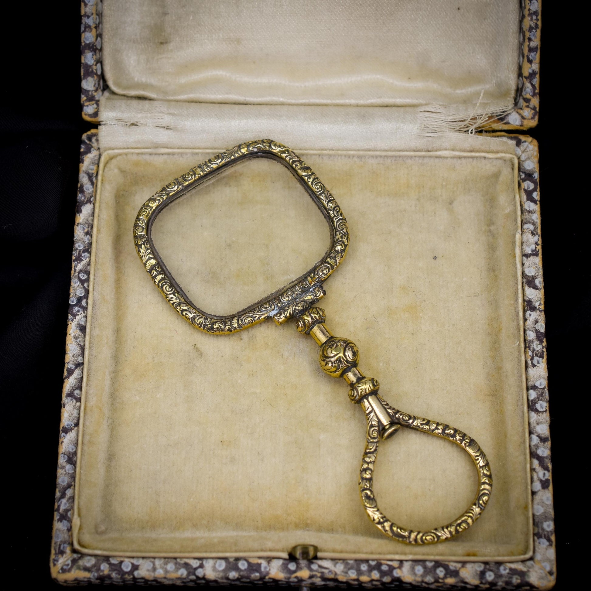 Antique Quizzing Magnifying Glass Rolled Gold Pendant | Georgian