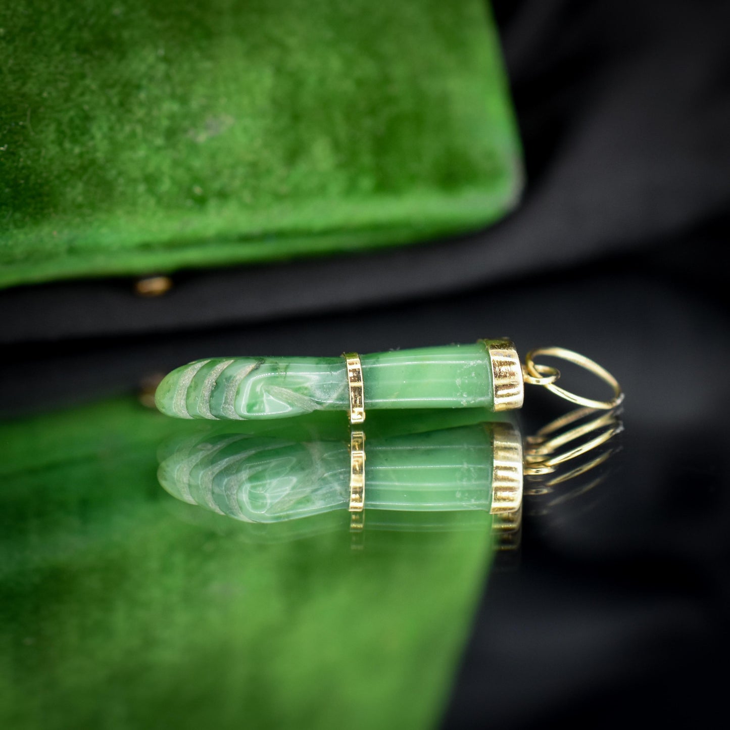 Vintage Green Jade Hand Mano Figa Pendant