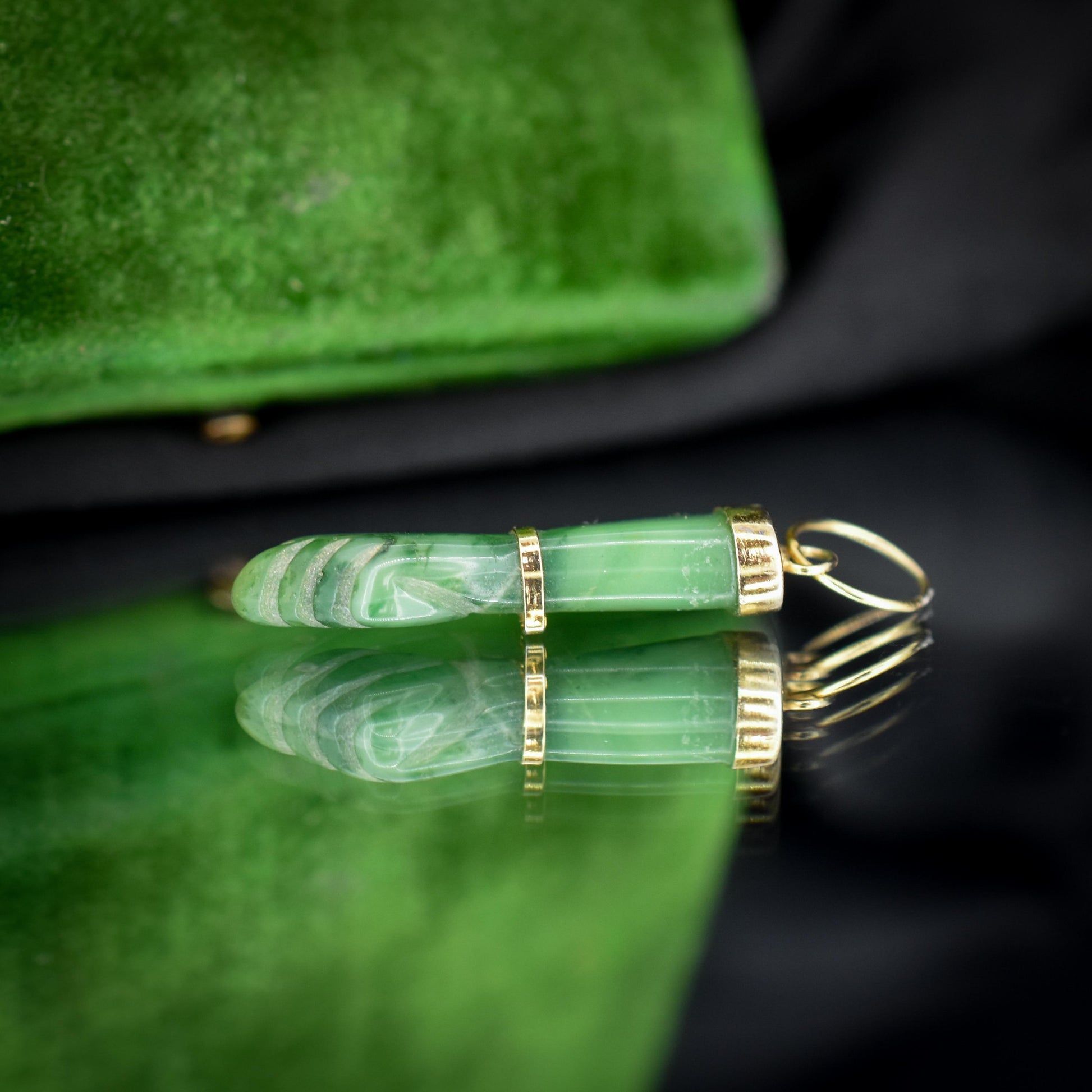 Vintage Green Jade Hand Mano Figa Pendant